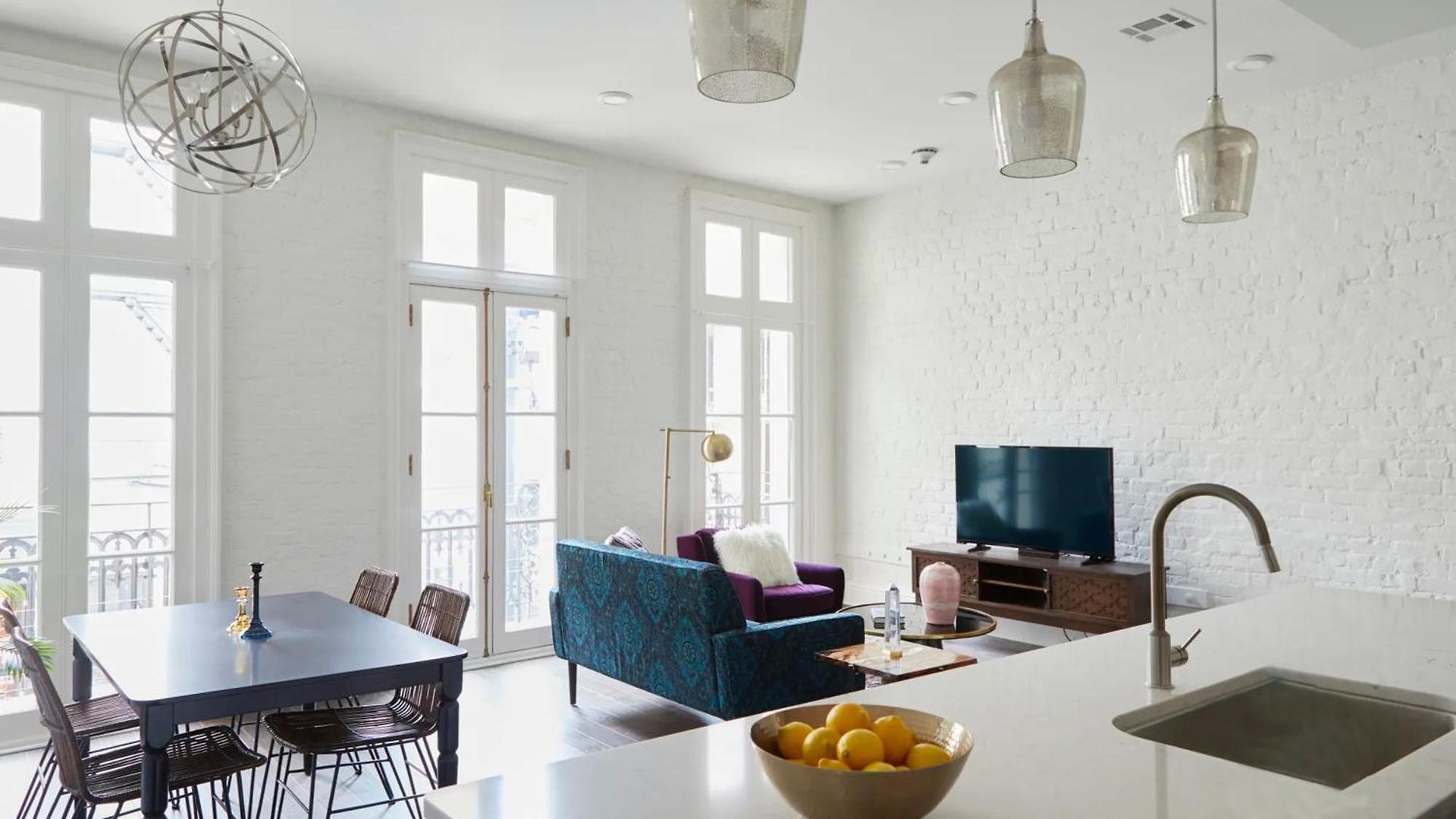 Apartment Roami At St. Charles *
