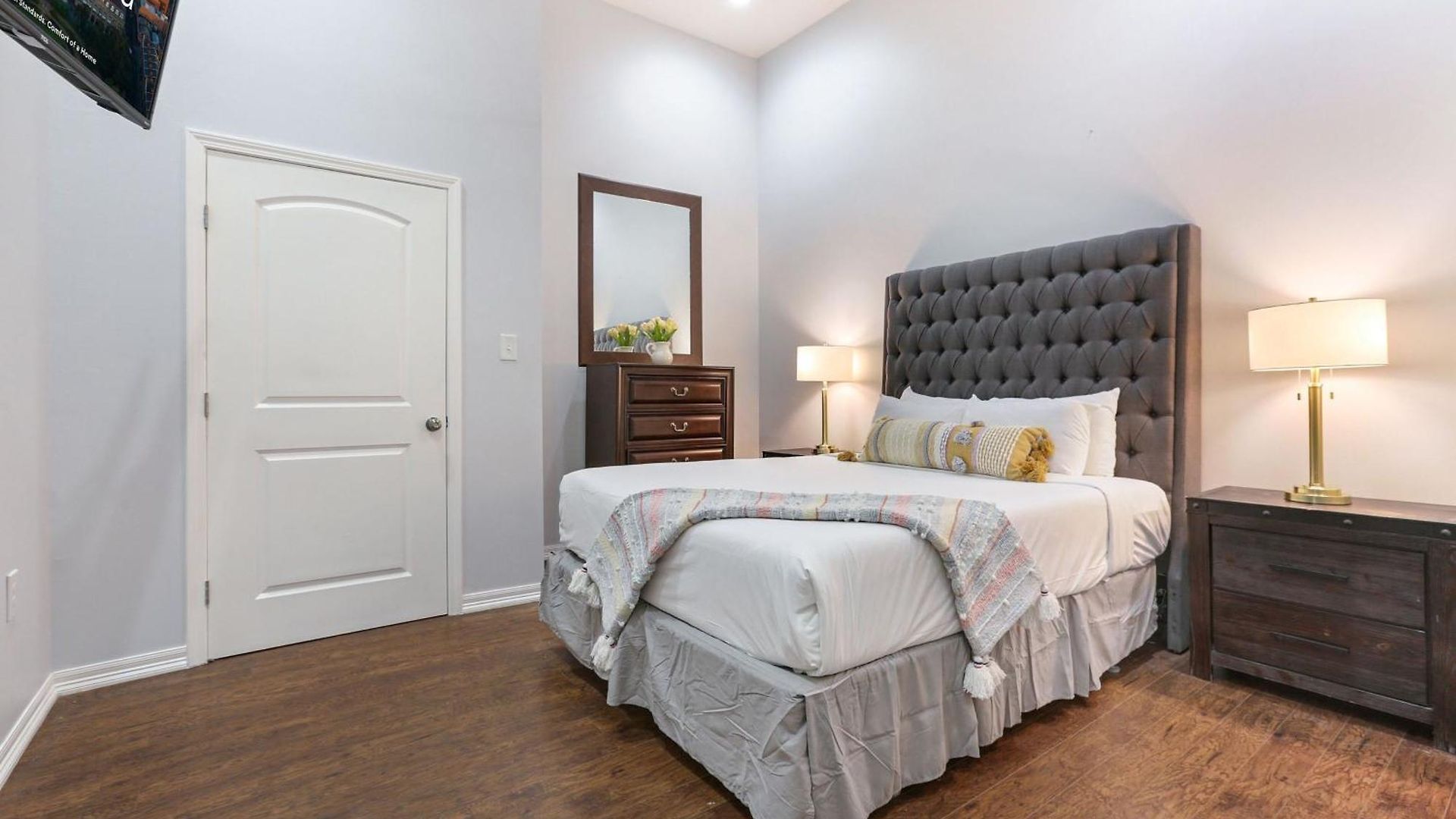 Elegant 4br In Downtown