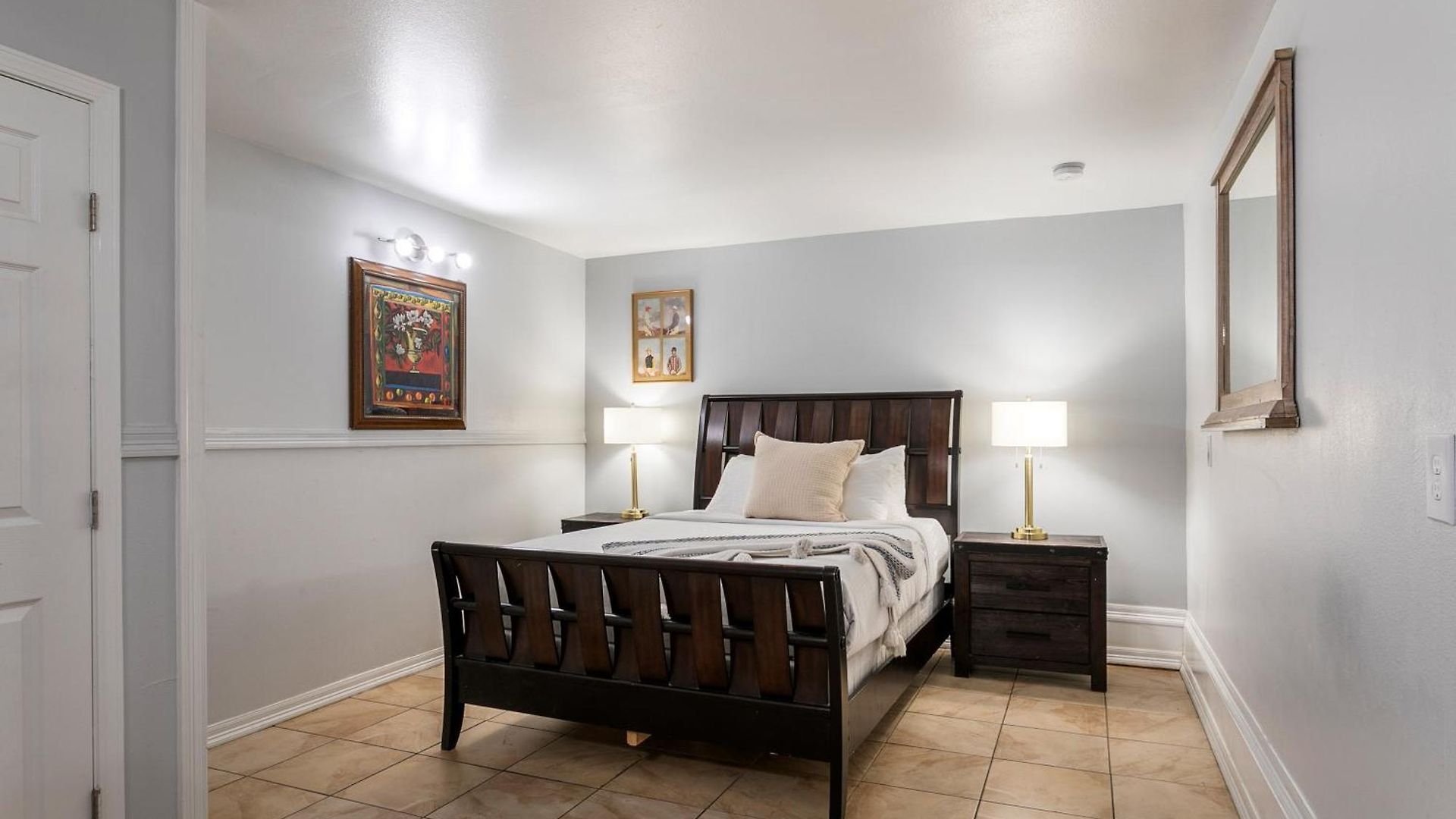 Elegant 4br In Downtown Apartment