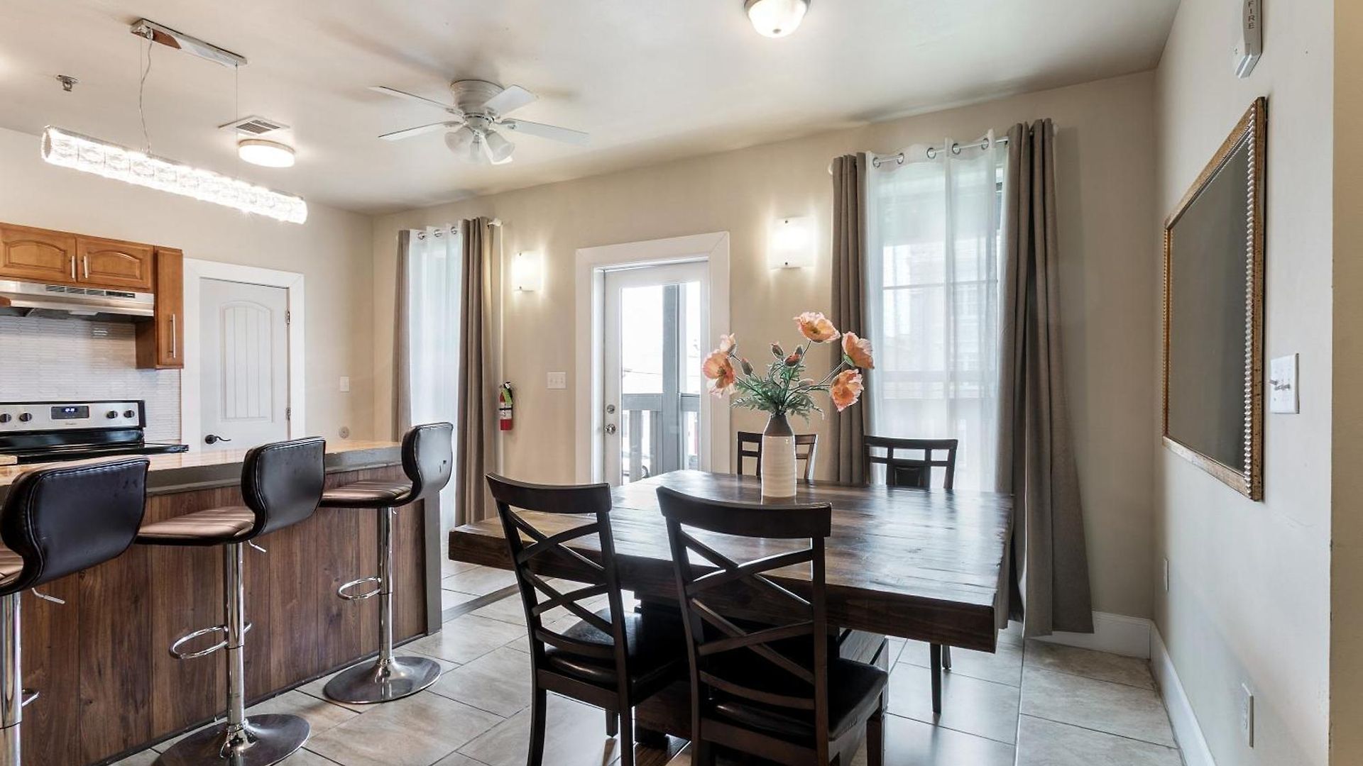 Apartment Stunning Near French Quarter