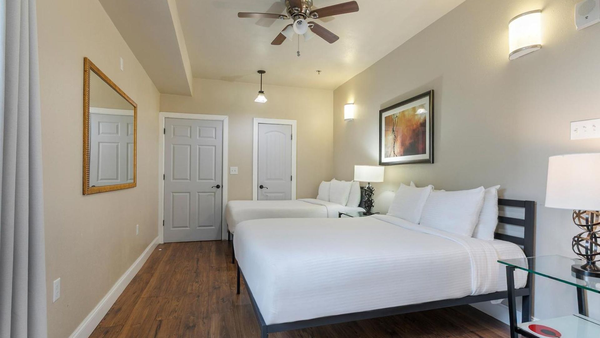 Stunning Near French Quarter Apartment *