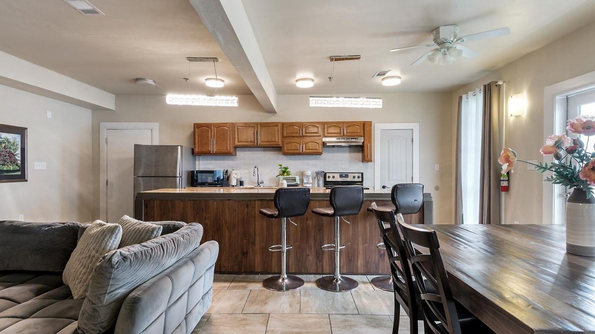 Stunning Near French Quarter Apartment