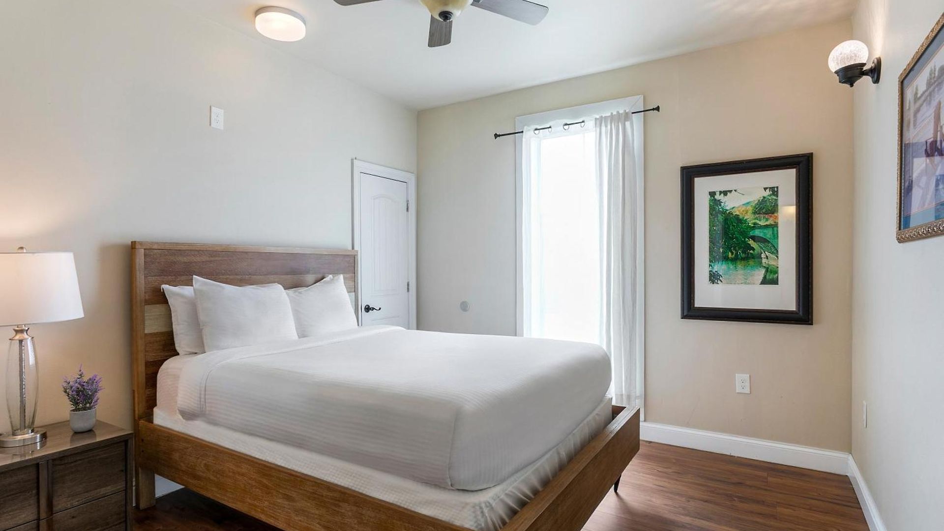 Fully-furnished 4br Near Fq Apartment