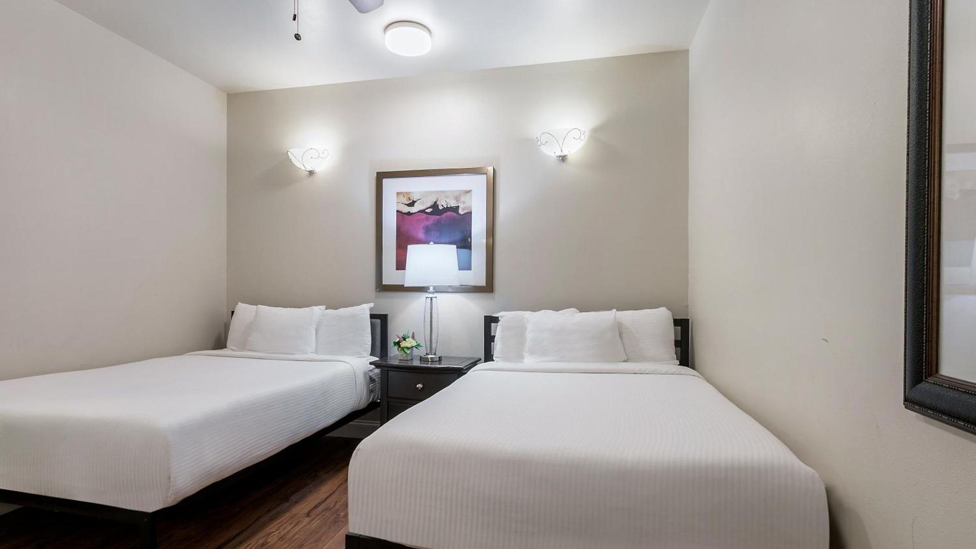 Fully-furnished 4br Near Fq Apartment *