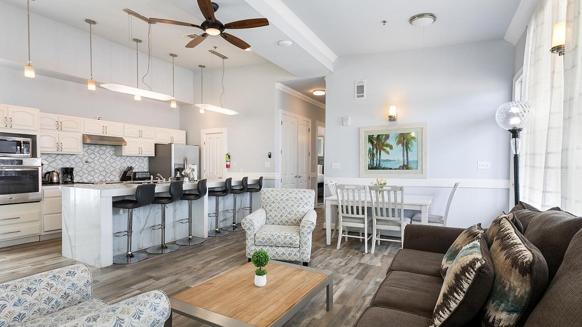 5br Penthouse With Amenities Near Fq