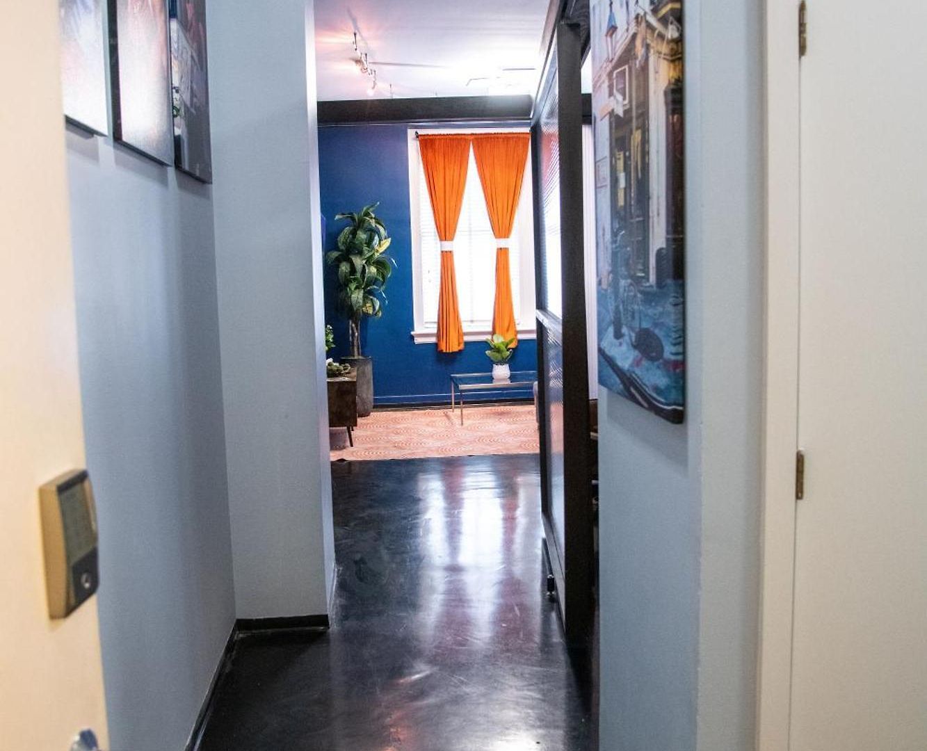 Modern Downtown Condo W Rooftop Gym New Orleans