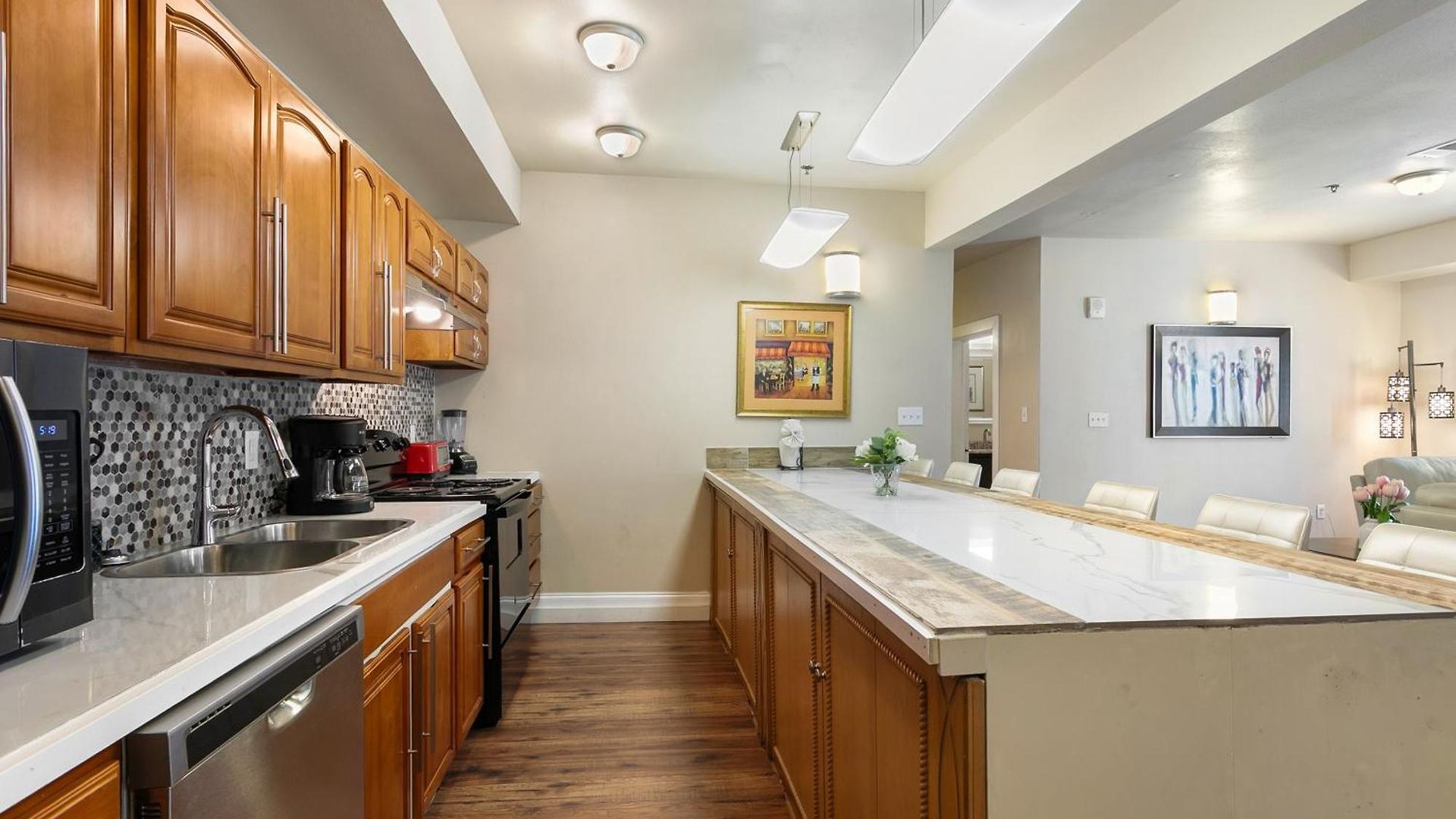 Spacious And Fully Furnished Near St. Charles New Orleans