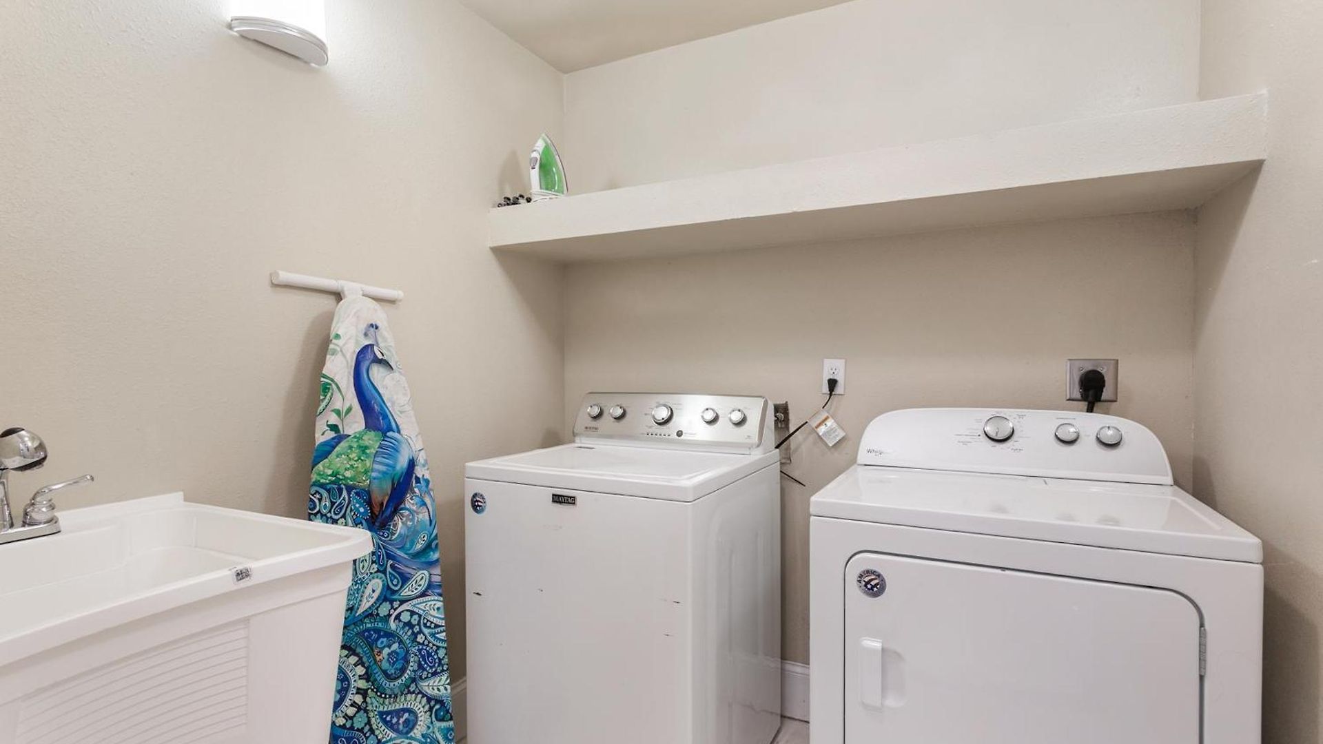 Spacious And Fully Furnished Near St. Charles Apartment New Orleans