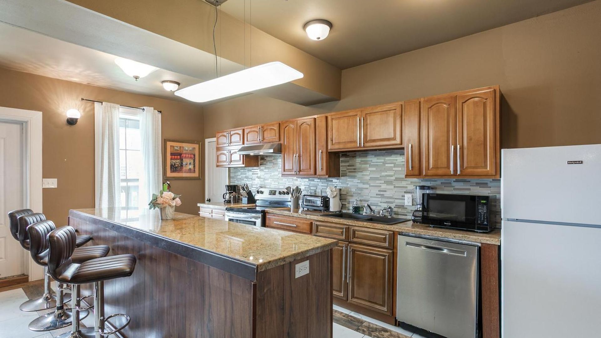 Baronne Street Spacious And Fully Furnished New Orleans