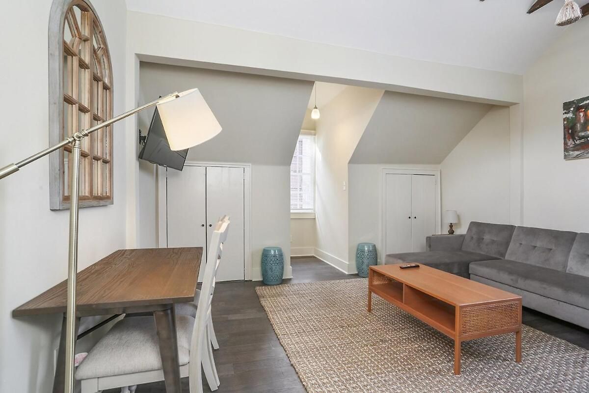 Apartment Cute 1bed 1bath 4blocks From French Q, Near Bourbon St And Steps To Jazz Venues *