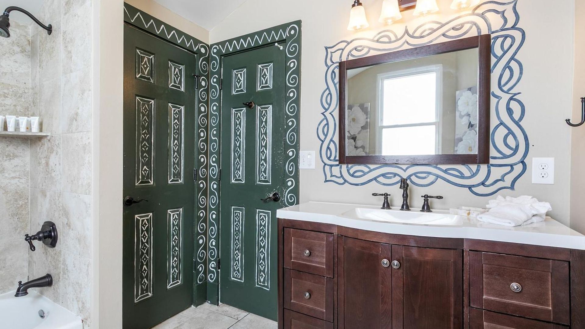 4br Luxury Uptown Retreat W Private Heated Pool