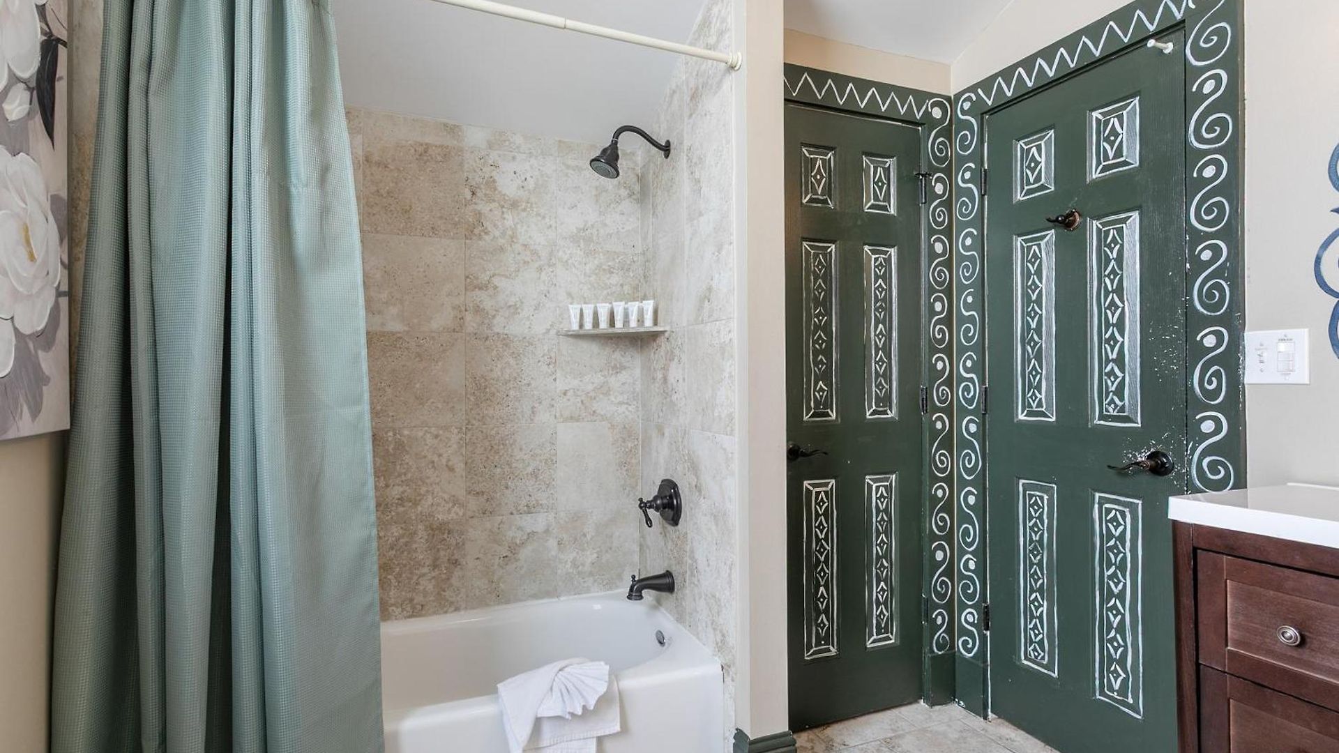 4br Luxury Uptown Retreat W Private Heated Pool Holiday home