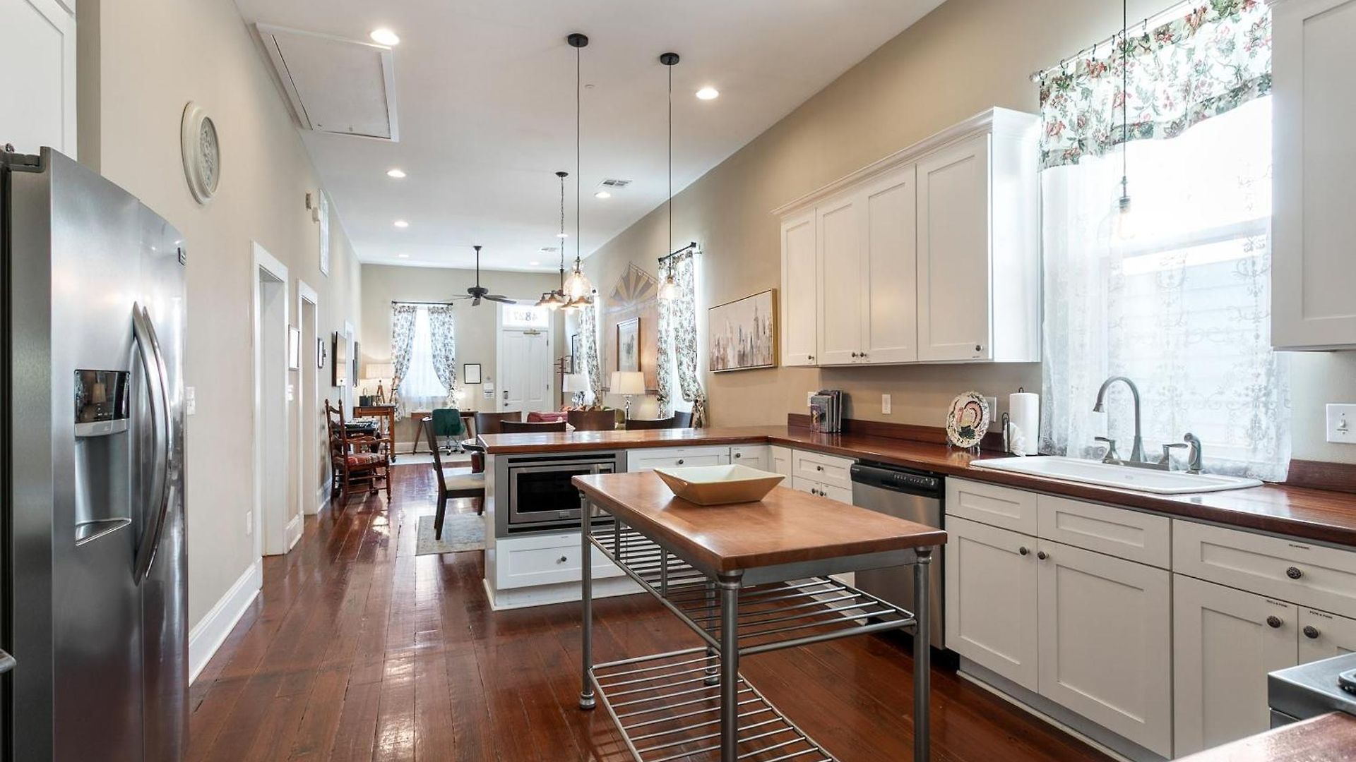 Holiday home 4br Luxury Uptown Retreat W Private Heated Pool