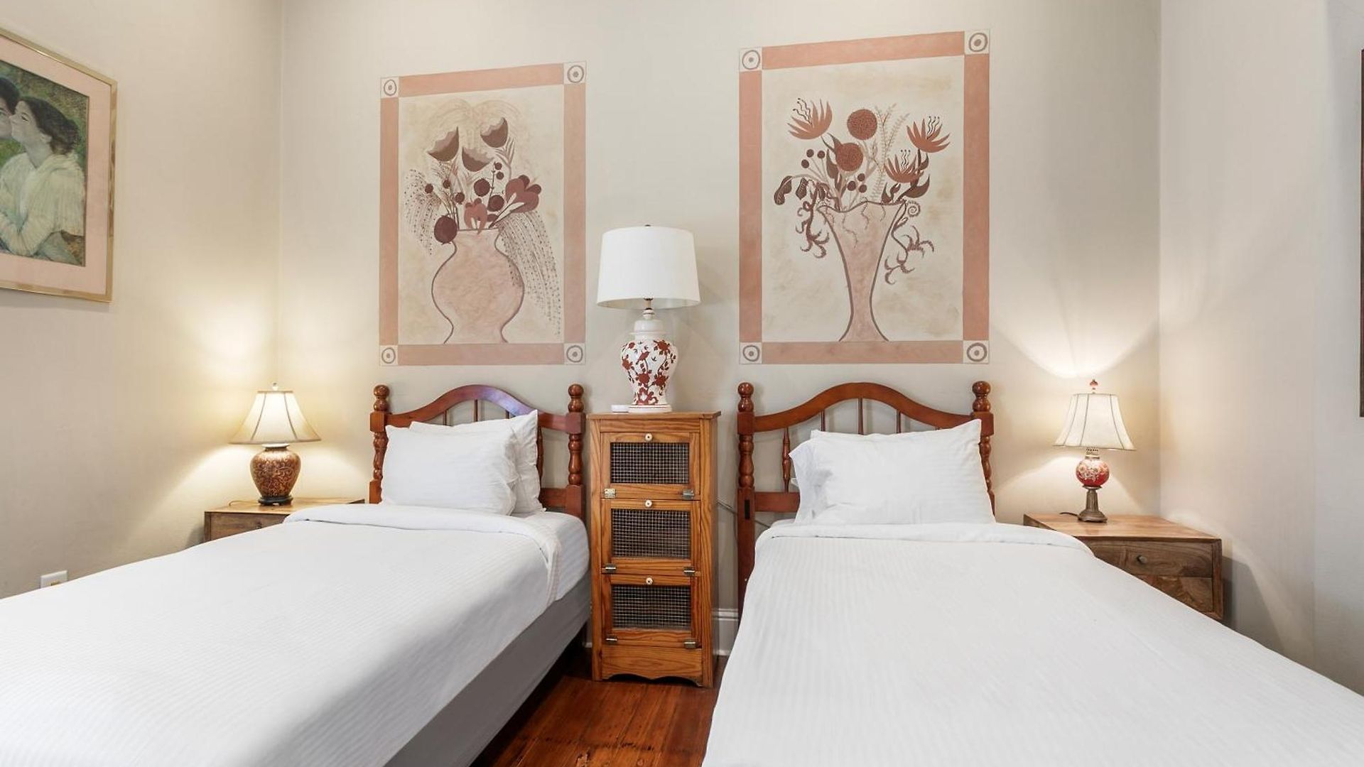Holiday home 4br Luxury Uptown Retreat W Private Heated Pool