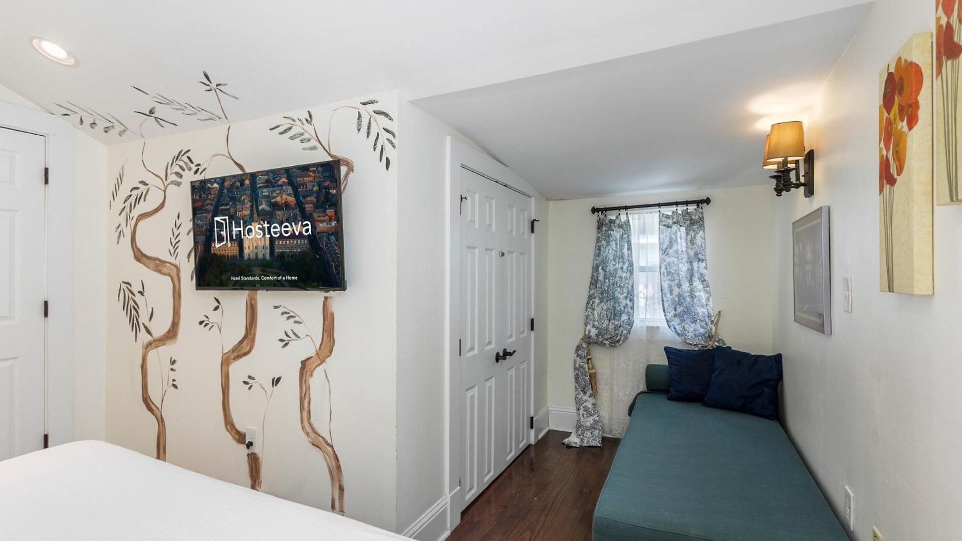 Holiday home 4br Luxury Uptown Retreat W Private Heated Pool *
