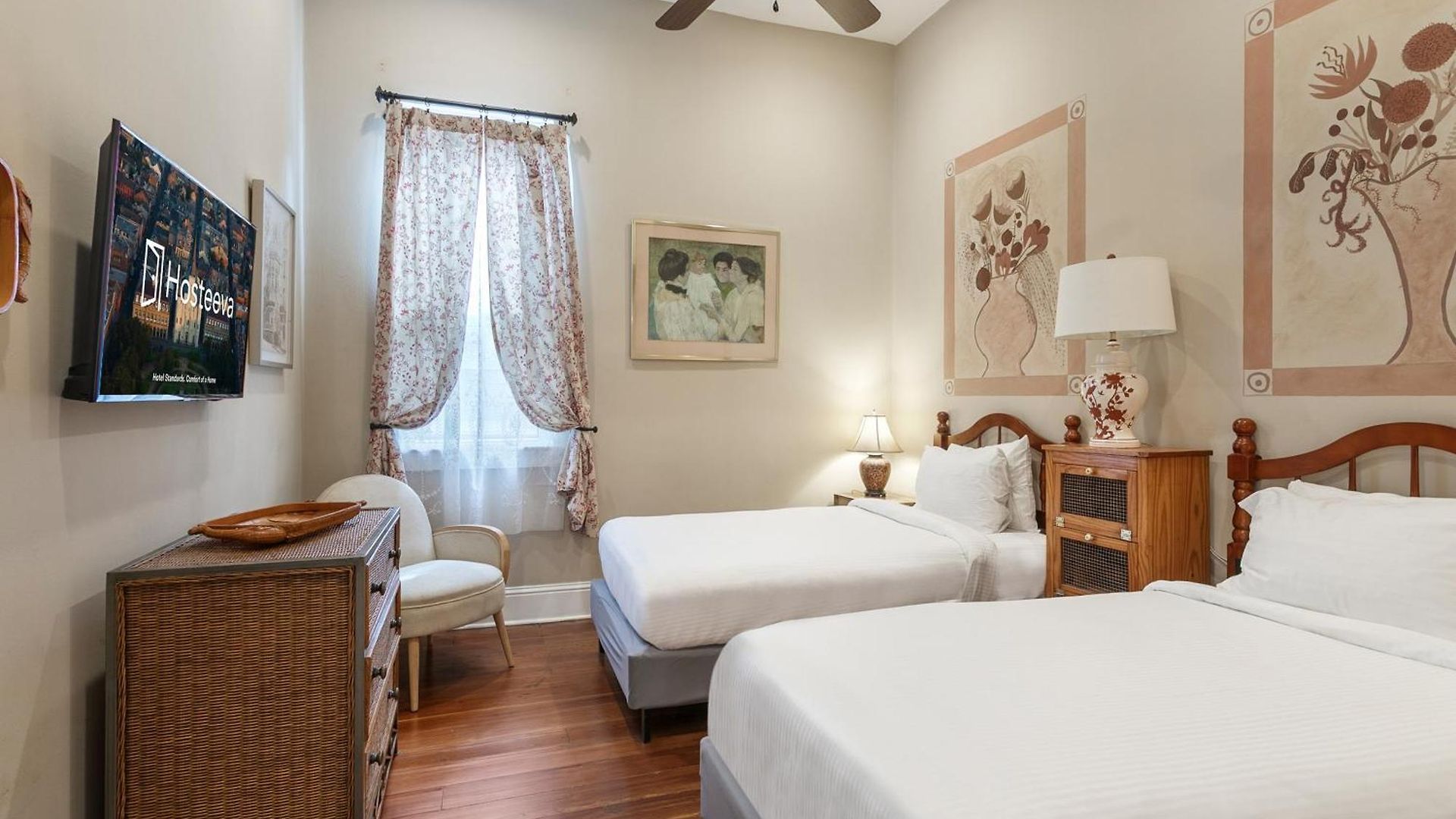 4br Luxury Uptown Retreat W Private Heated Pool Holiday home