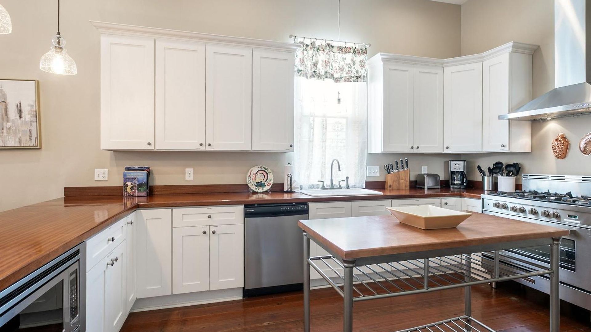 Holiday home 4br Luxury Uptown Retreat W Private Heated Pool