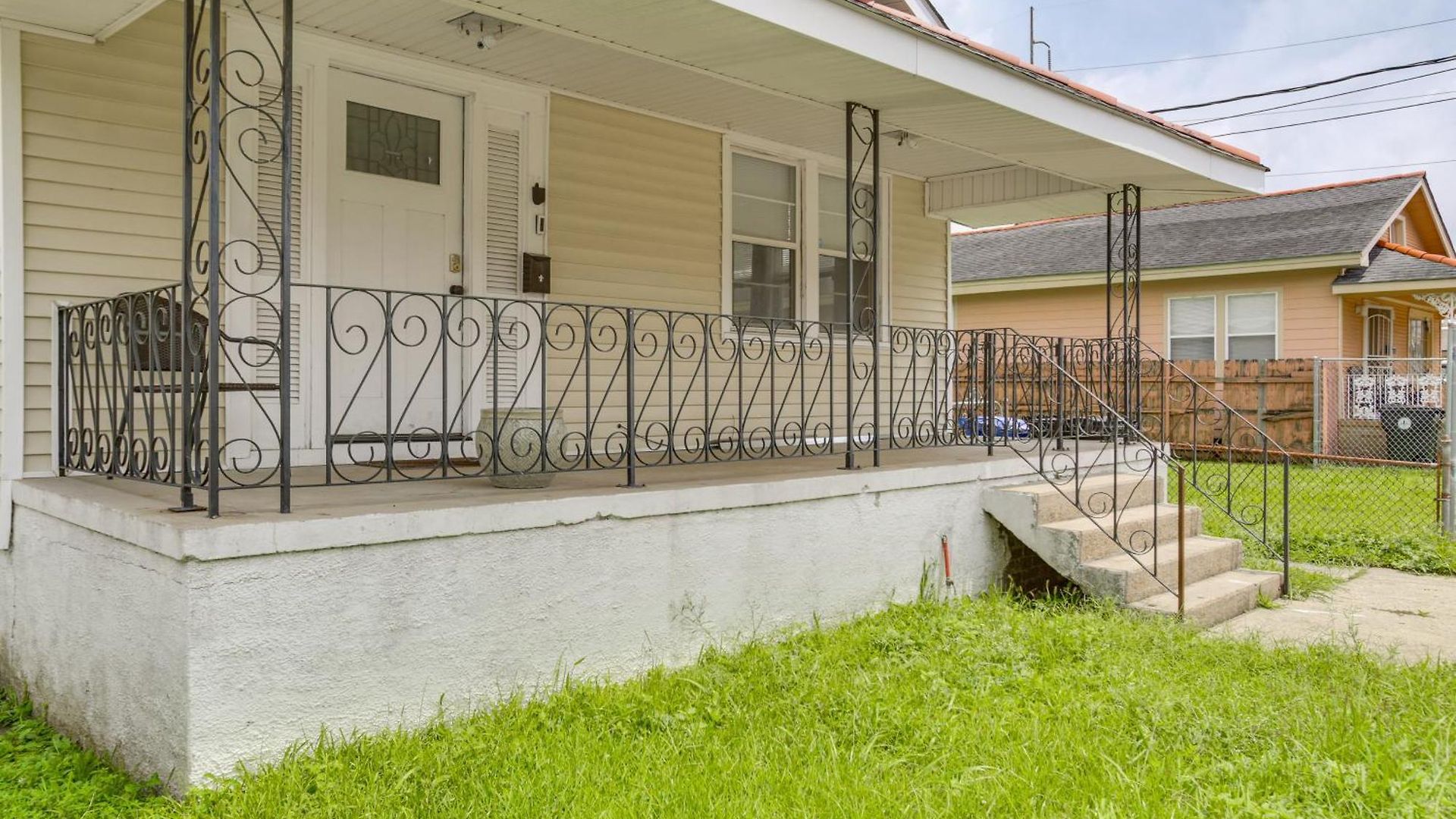 Work & Play: Colorful In Heart Of Nola! Holiday home New Orleans