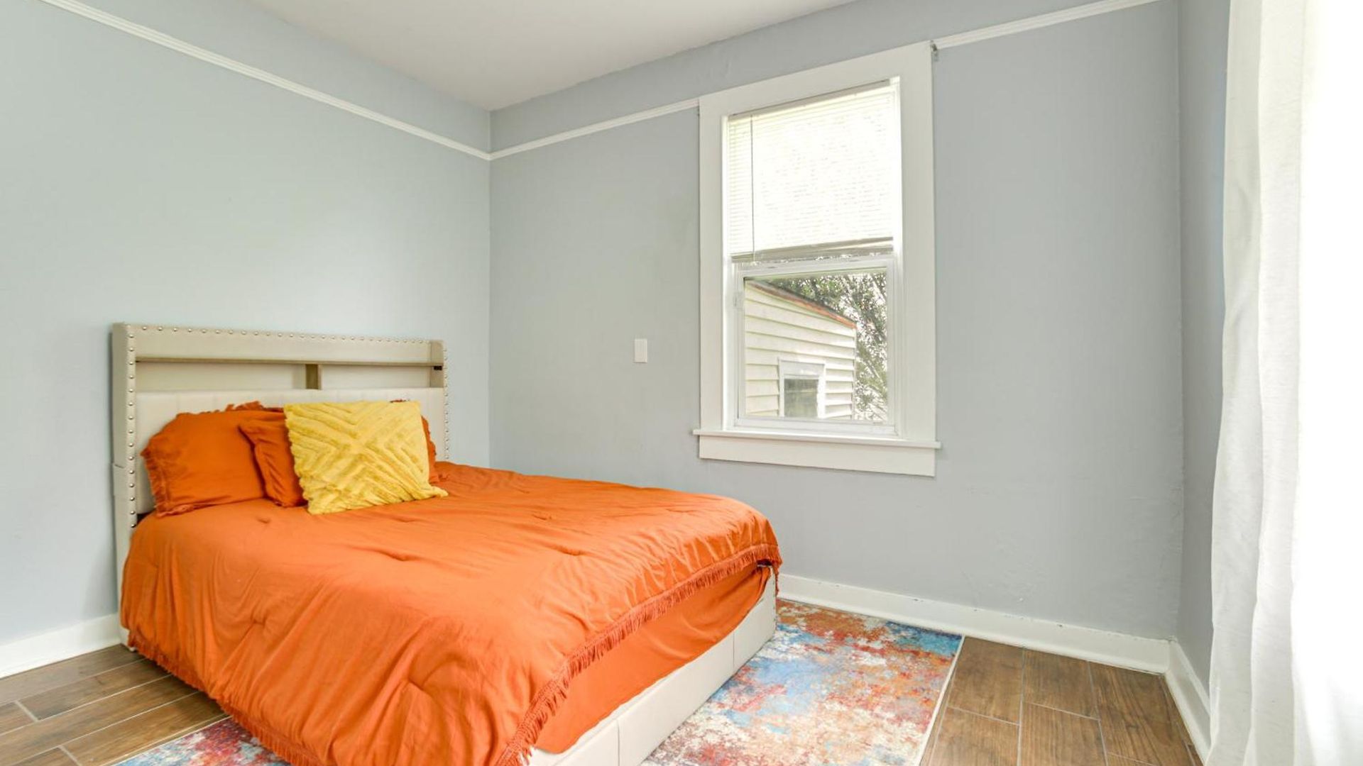 Work & Play: Colorful In Heart Of Nola! *