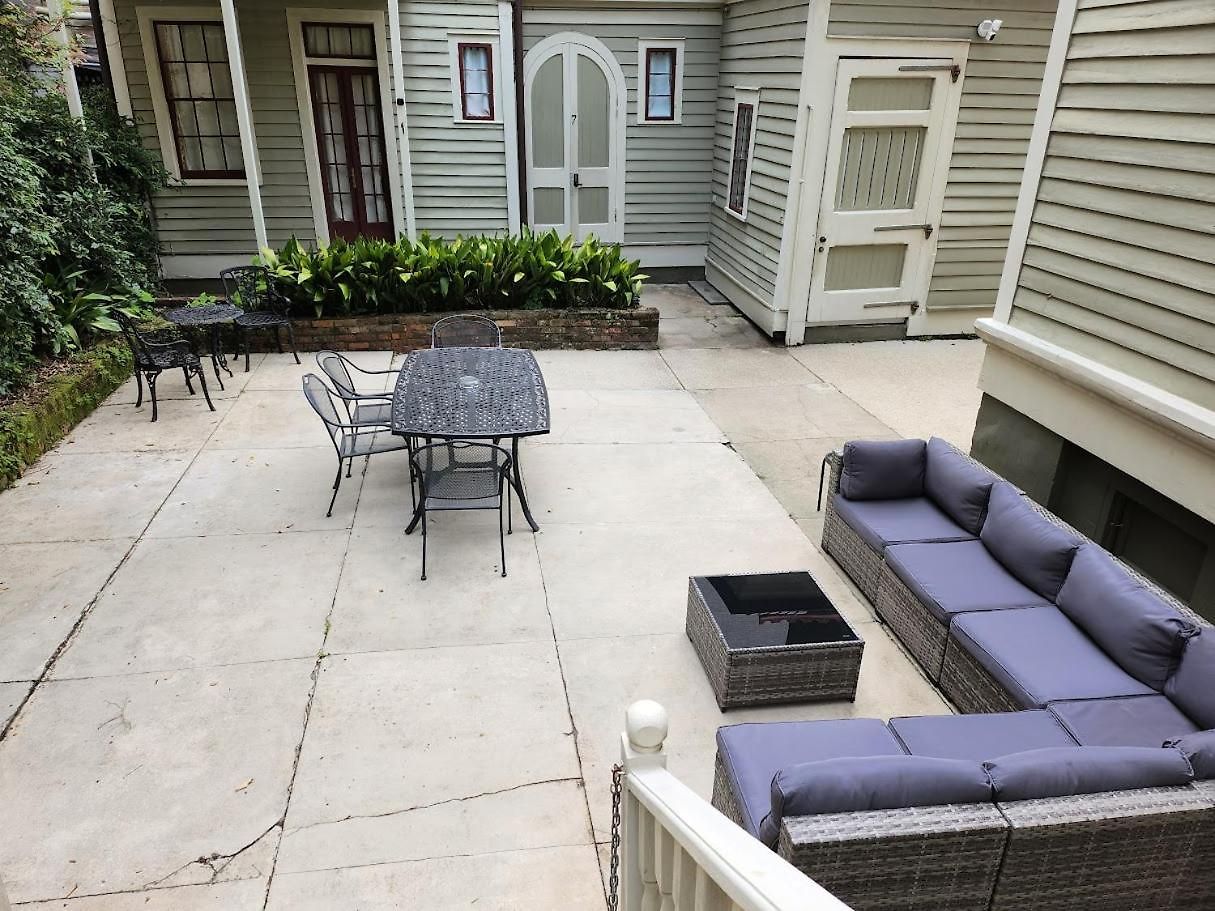 Apartment Walker Mansion On St Charles Ave - Unit 5 *