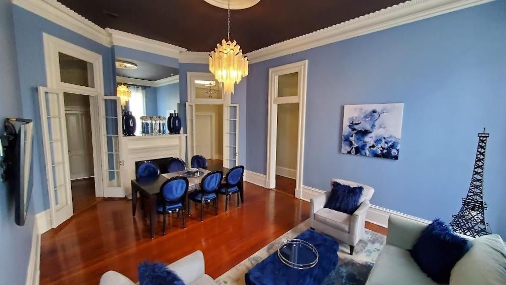 Apartment Walker Mansion On St Charles Ave - Unit 5 *
