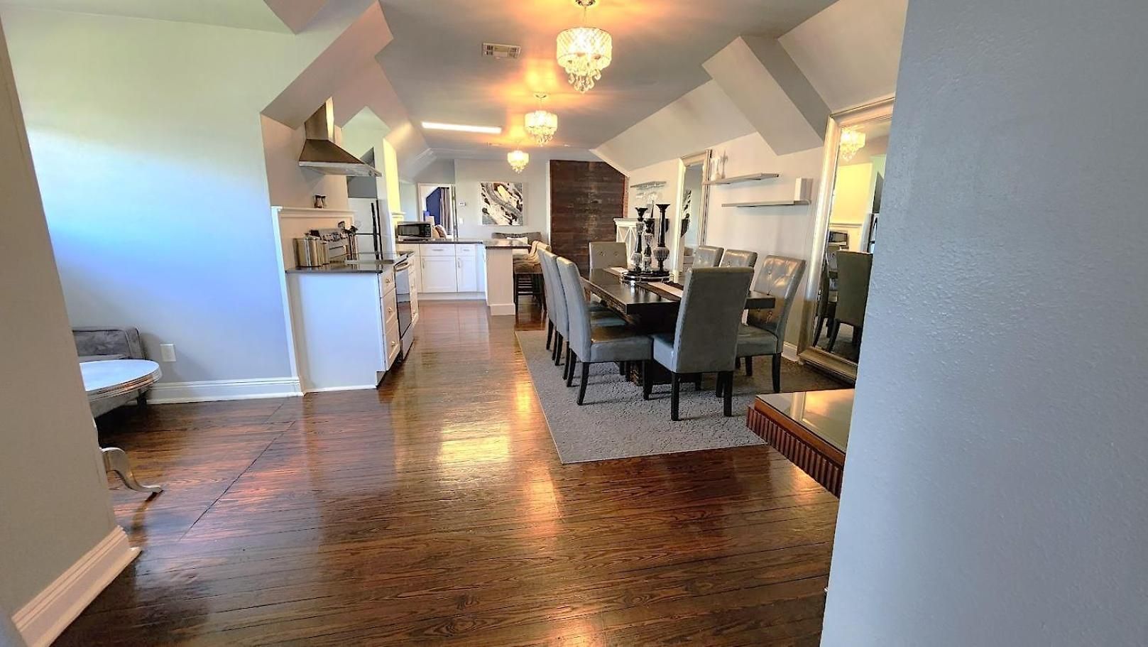 Walker Mansion On St Charles Ave - Unit 6 Apartment