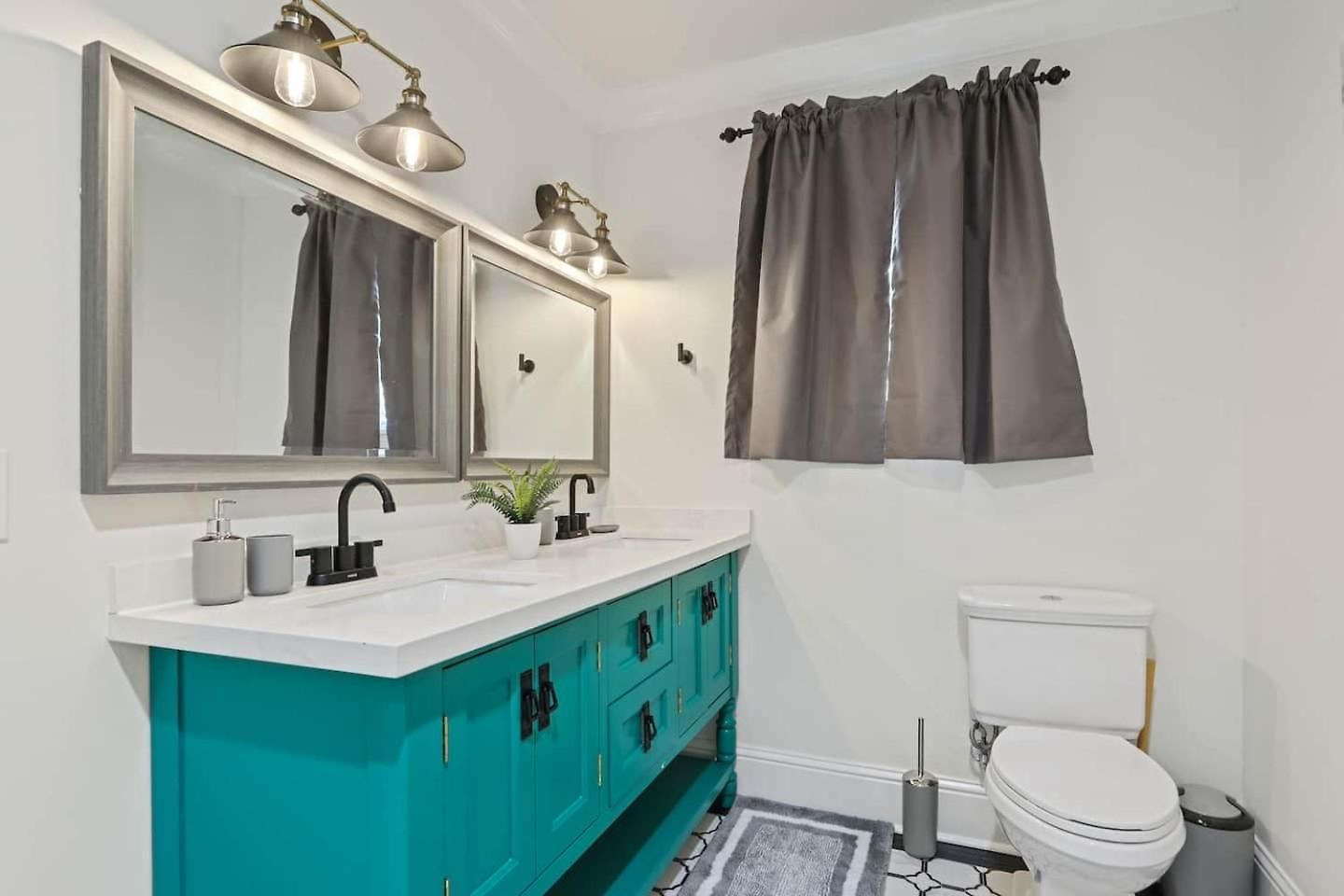 3br Retreat Near Streetcar W Fire Pit *