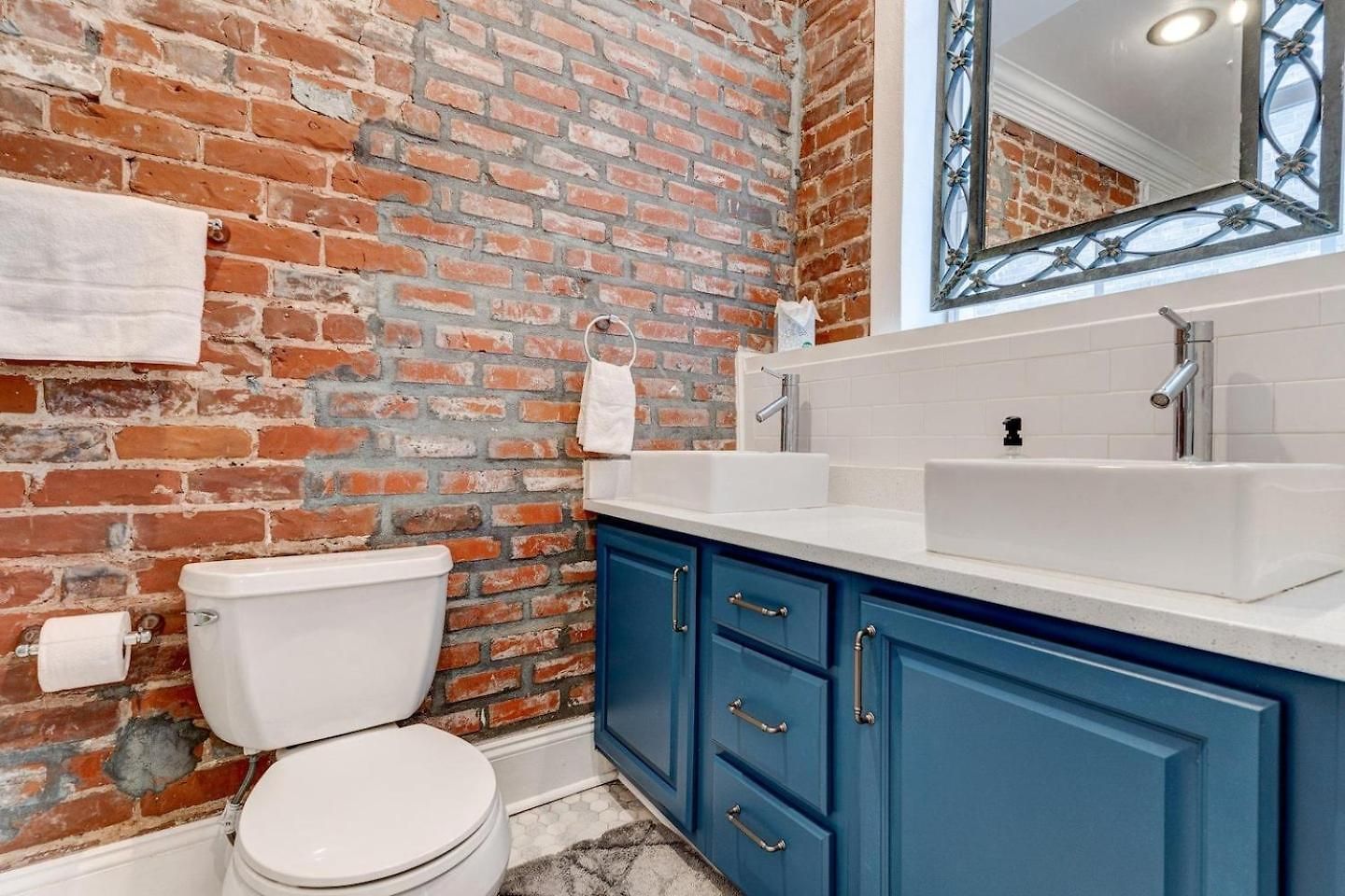 Stylish 2Br Retreat Steps From The Quarter Holiday home
