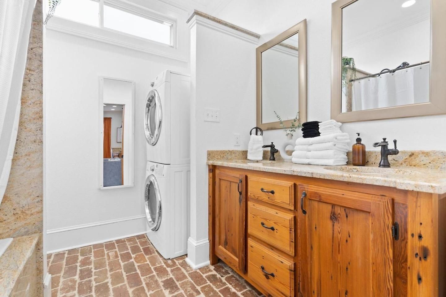 2Br Retreat W Kitchen & Balcony New Orleans