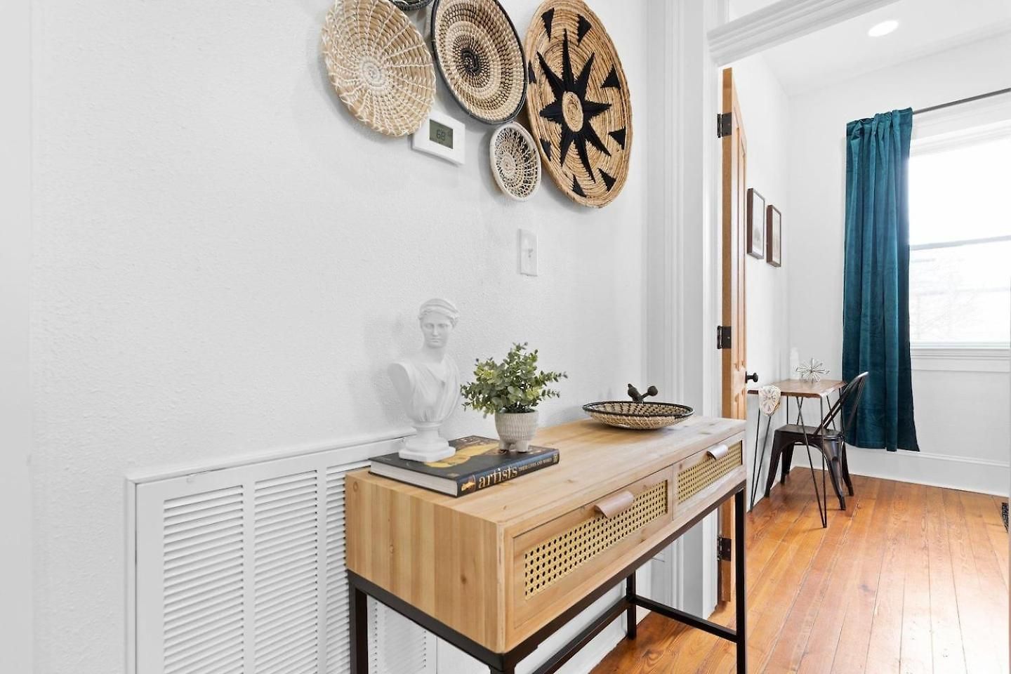 2Br Retreat W Kitchen & Balcony