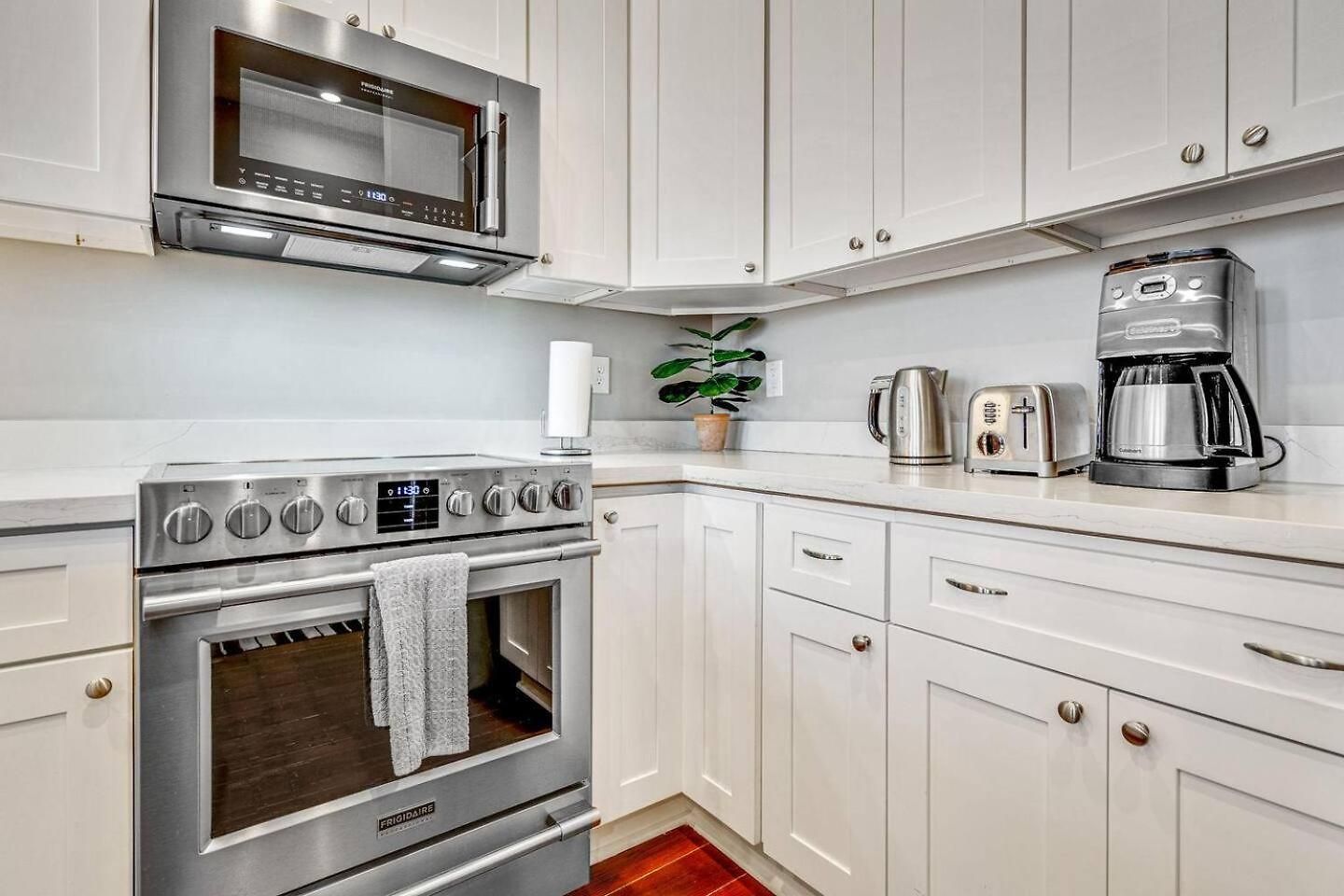 Magazine St Balcony Condo W Private Entrance * New Orleans
