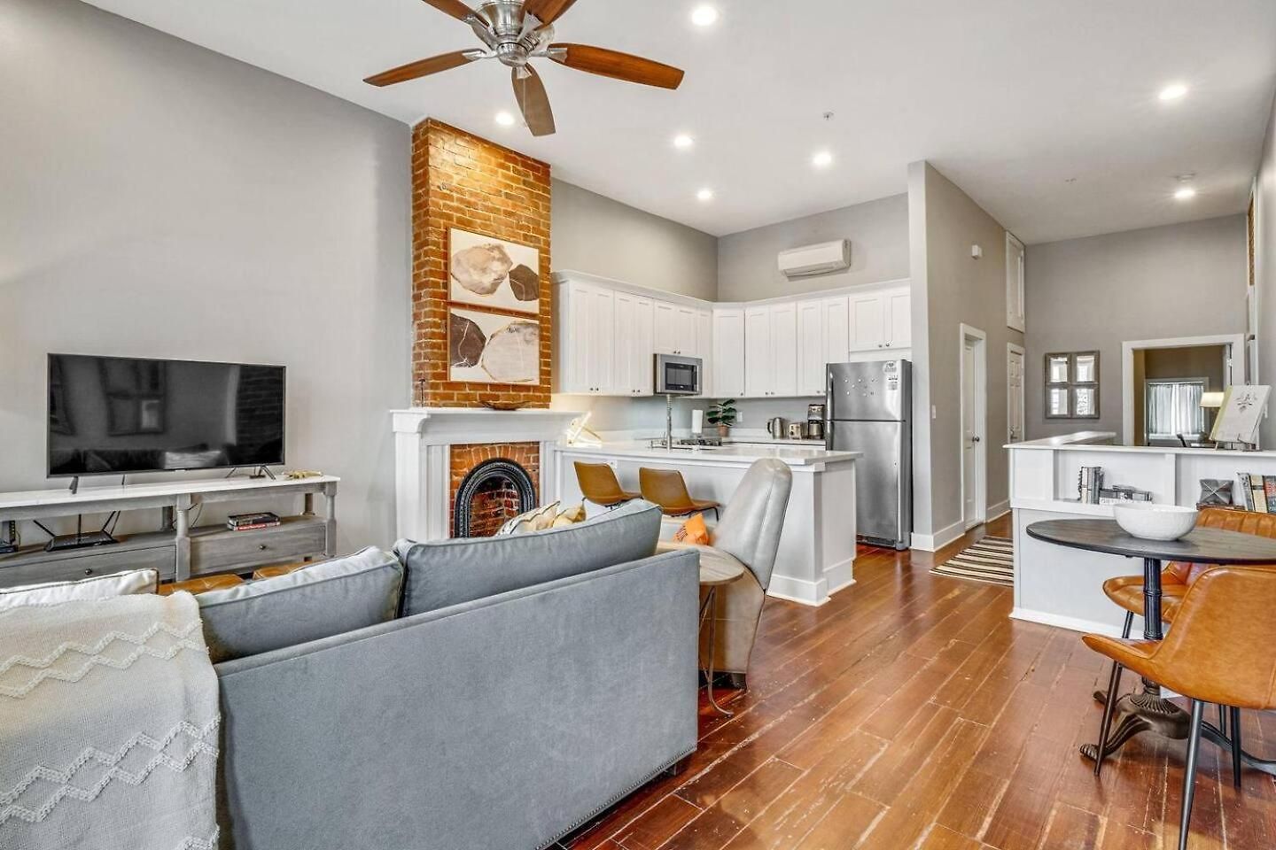 Holiday home Magazine St Balcony Condo W Private Entrance New Orleans