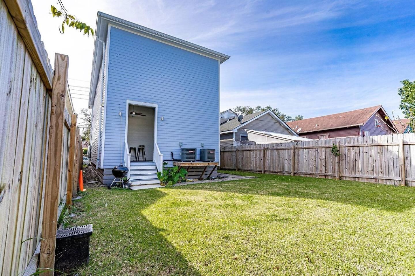 Fenced Yard & Chef's Kitchen Near French Quarter Holiday home
