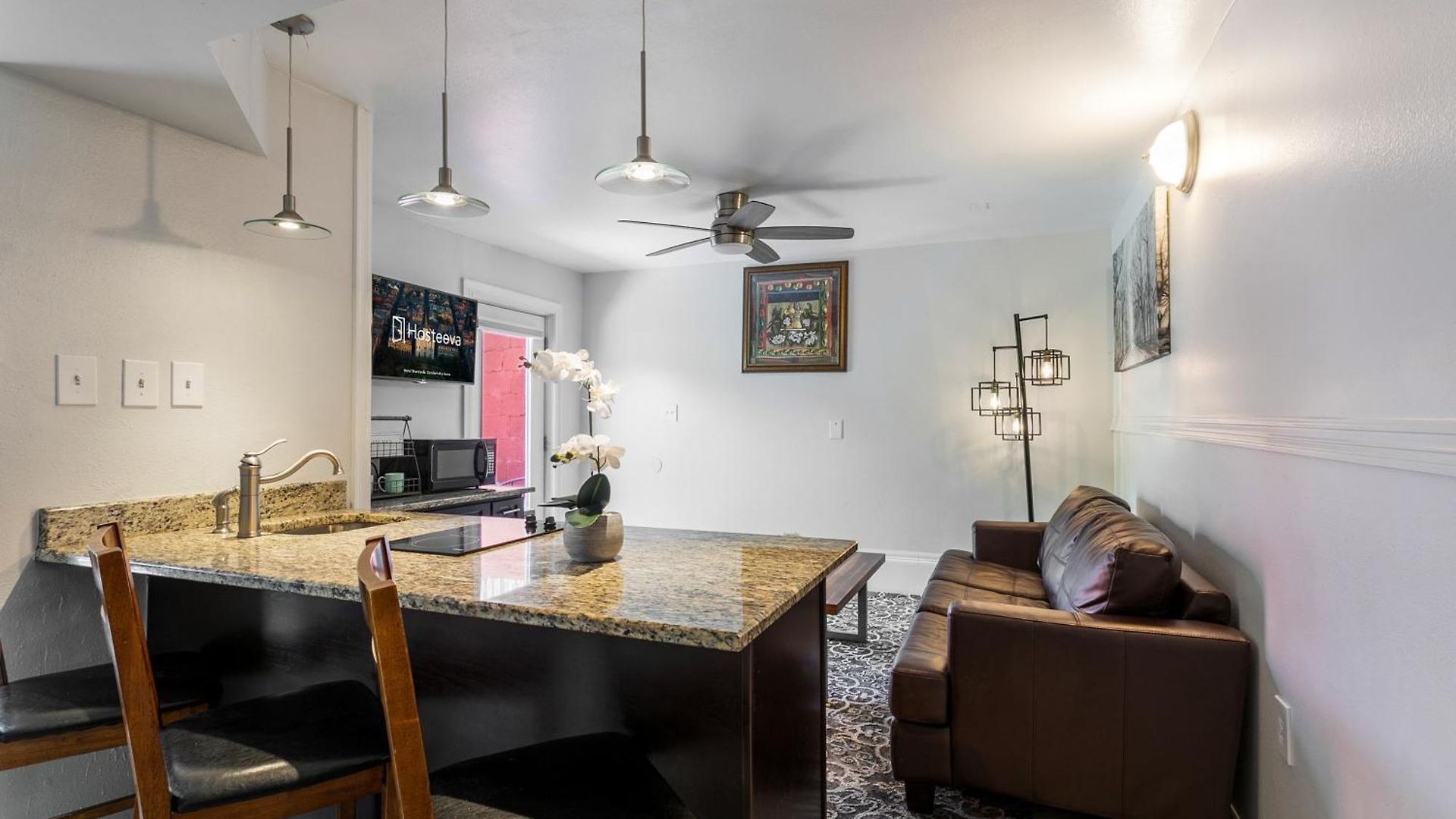 Spacious On Carondelet Street Close To The French Quarter Apartment