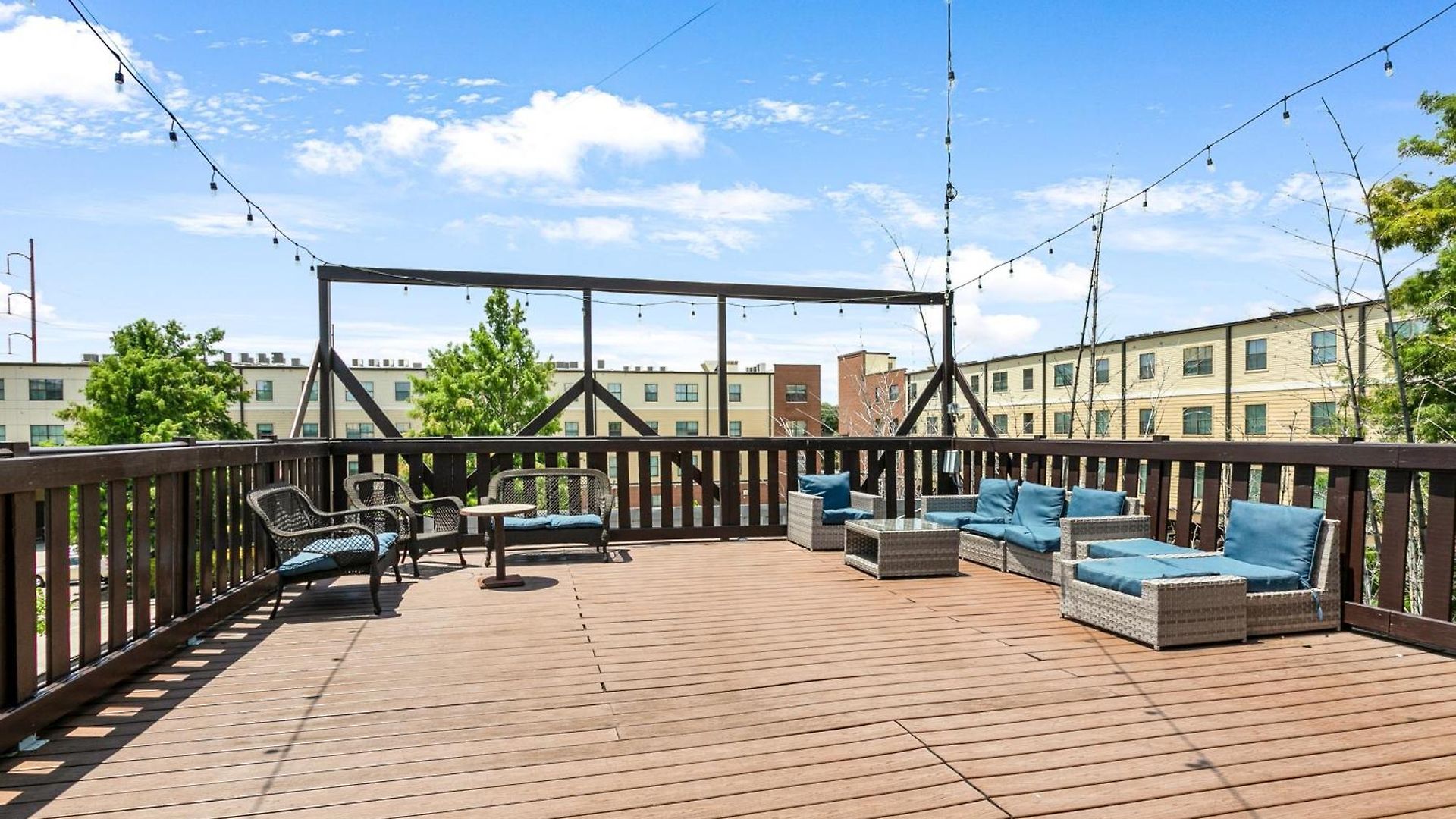 Spacious On Carondelet Street Close To The French Quarter