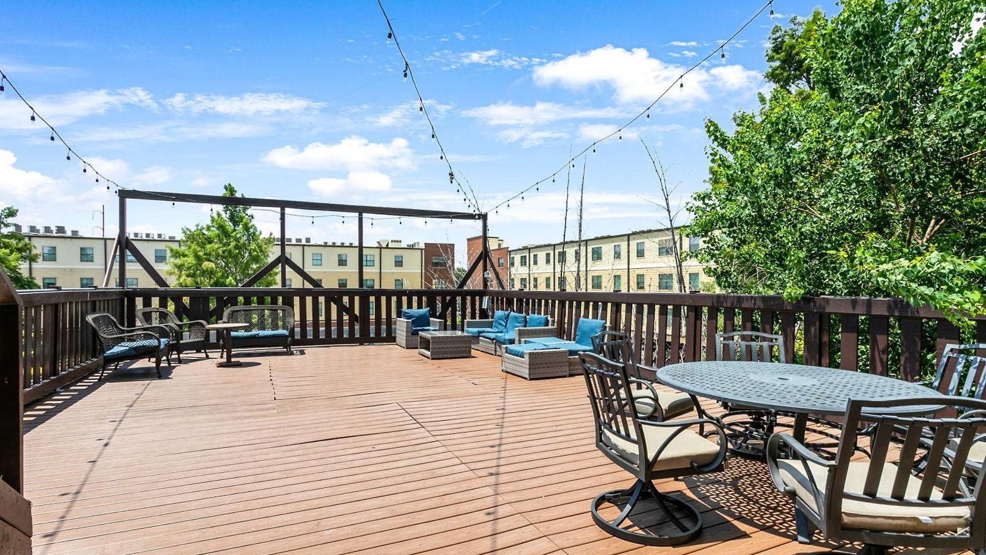 Spacious On Carondelet Street Close To The French Quarter Apartment *