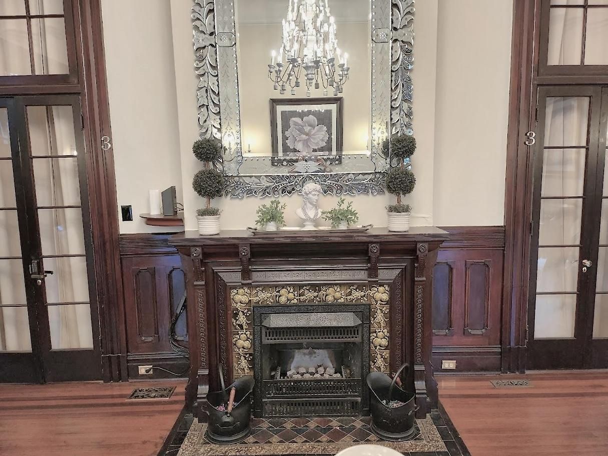 Guest house Walker Mansion On St Charles Ave - Unit 1 3*