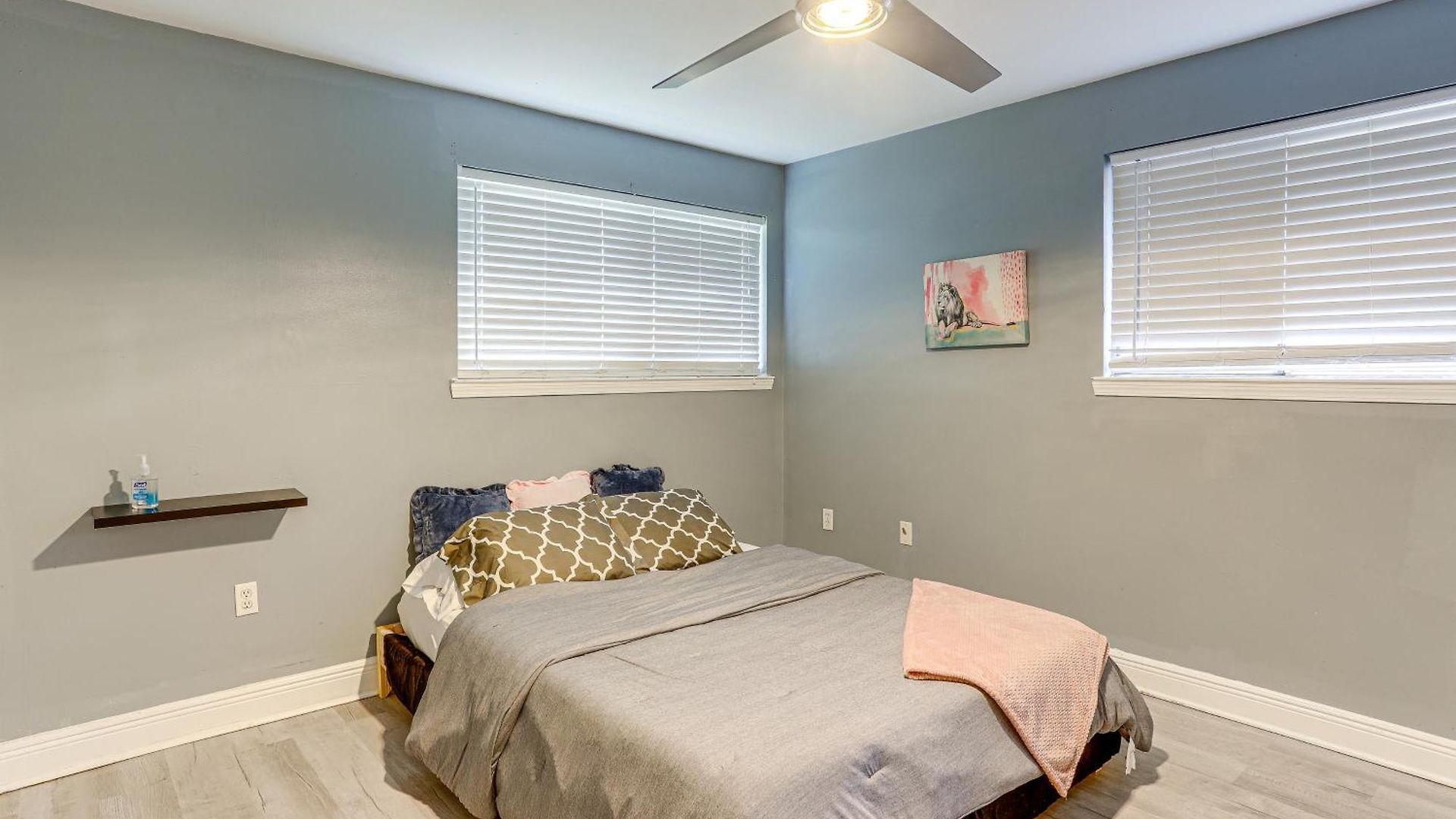 Fenced Backyard: Spacious Home! New Orleans
