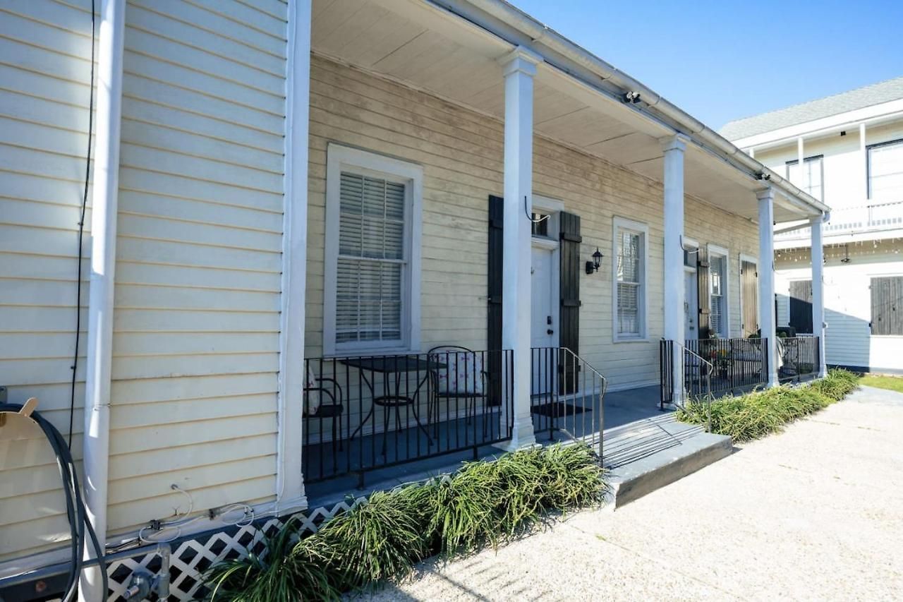 Monthly - Dumaine Historic Gem - Front House 1bed Holiday home New Orleans