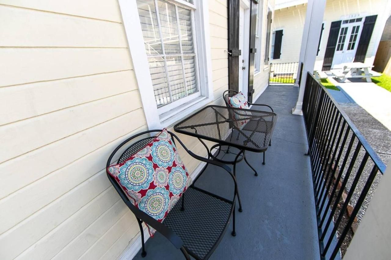 Holiday home Monthly - Dumaine Historic Gem - Front House 1bed