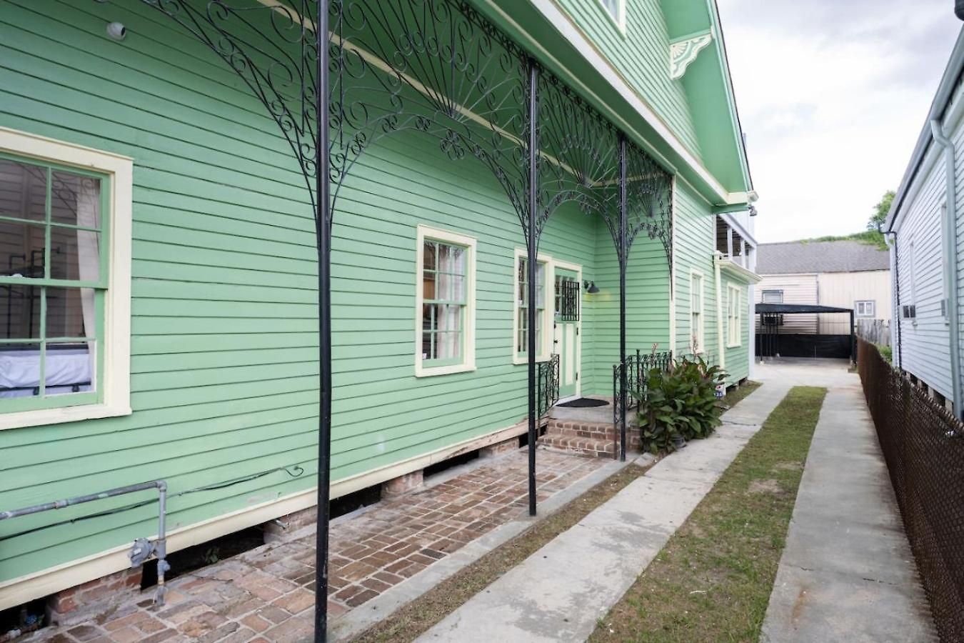 Mandeville Creole Upper And Lower New Orleans