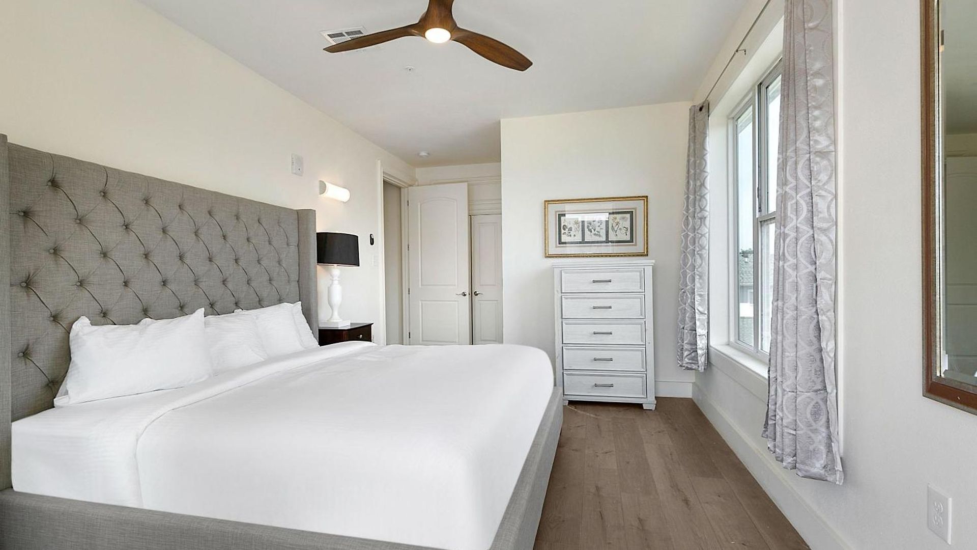 Stunning Close To French Quarter Apartment