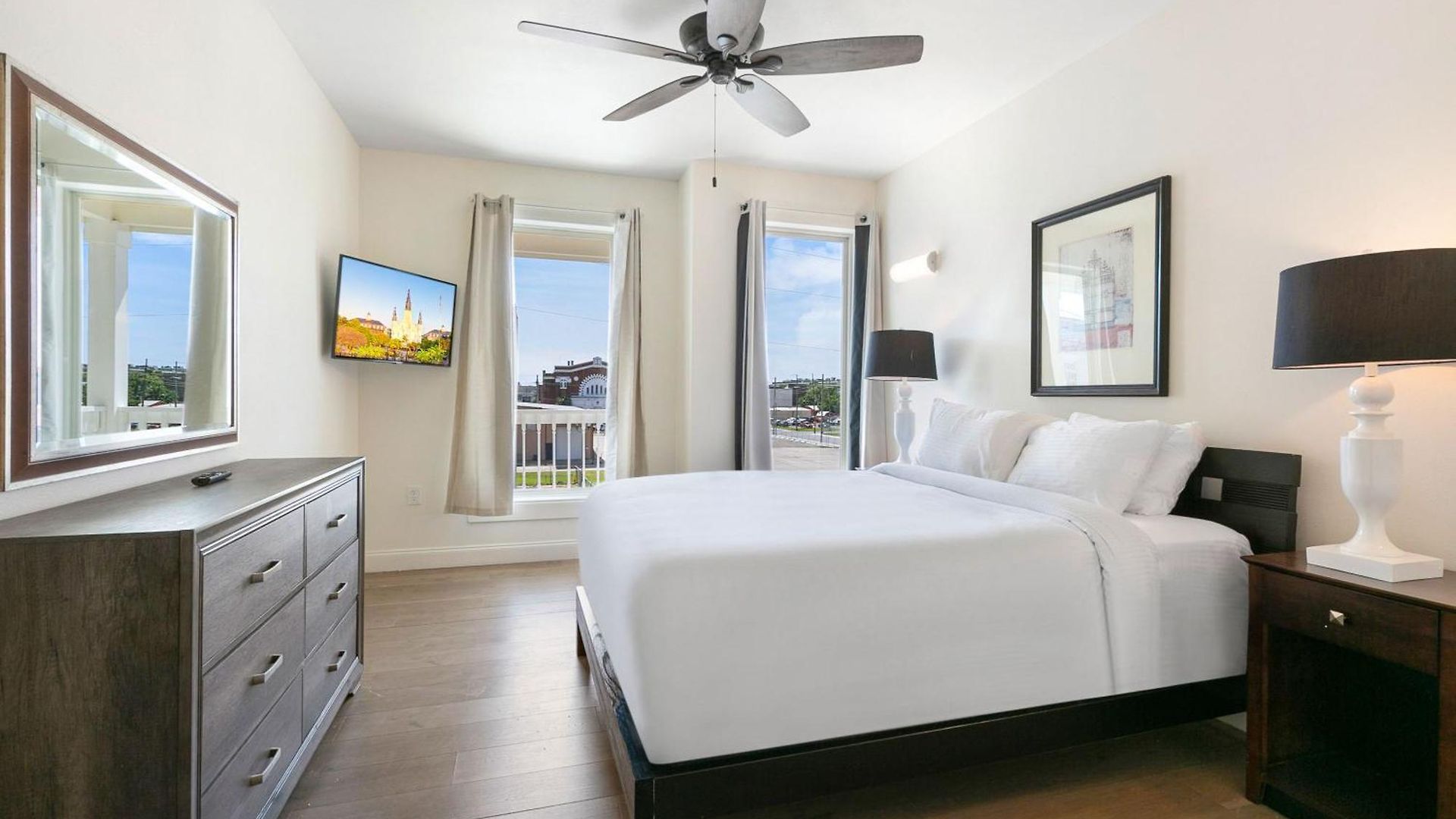 Stunning Close To French Quarter *