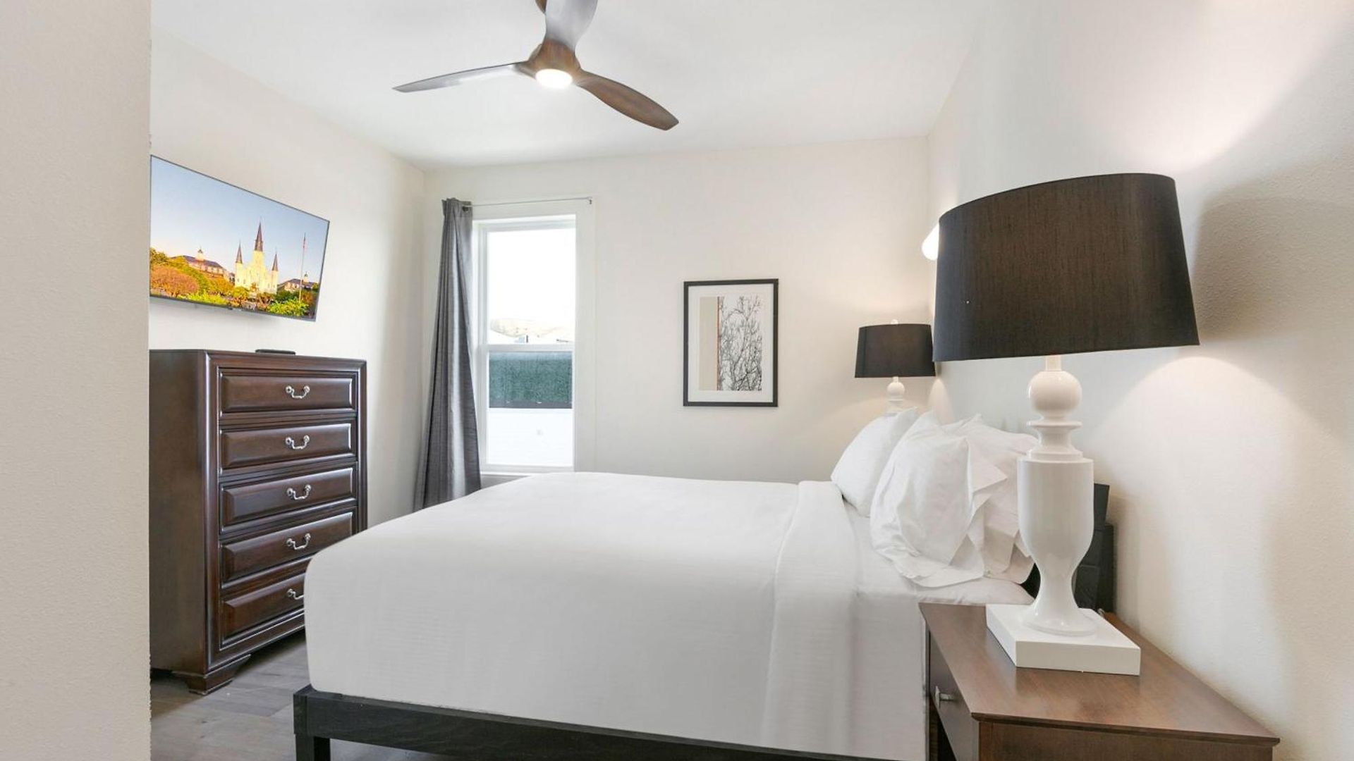 Stunning Close To French Quarter Apartment *