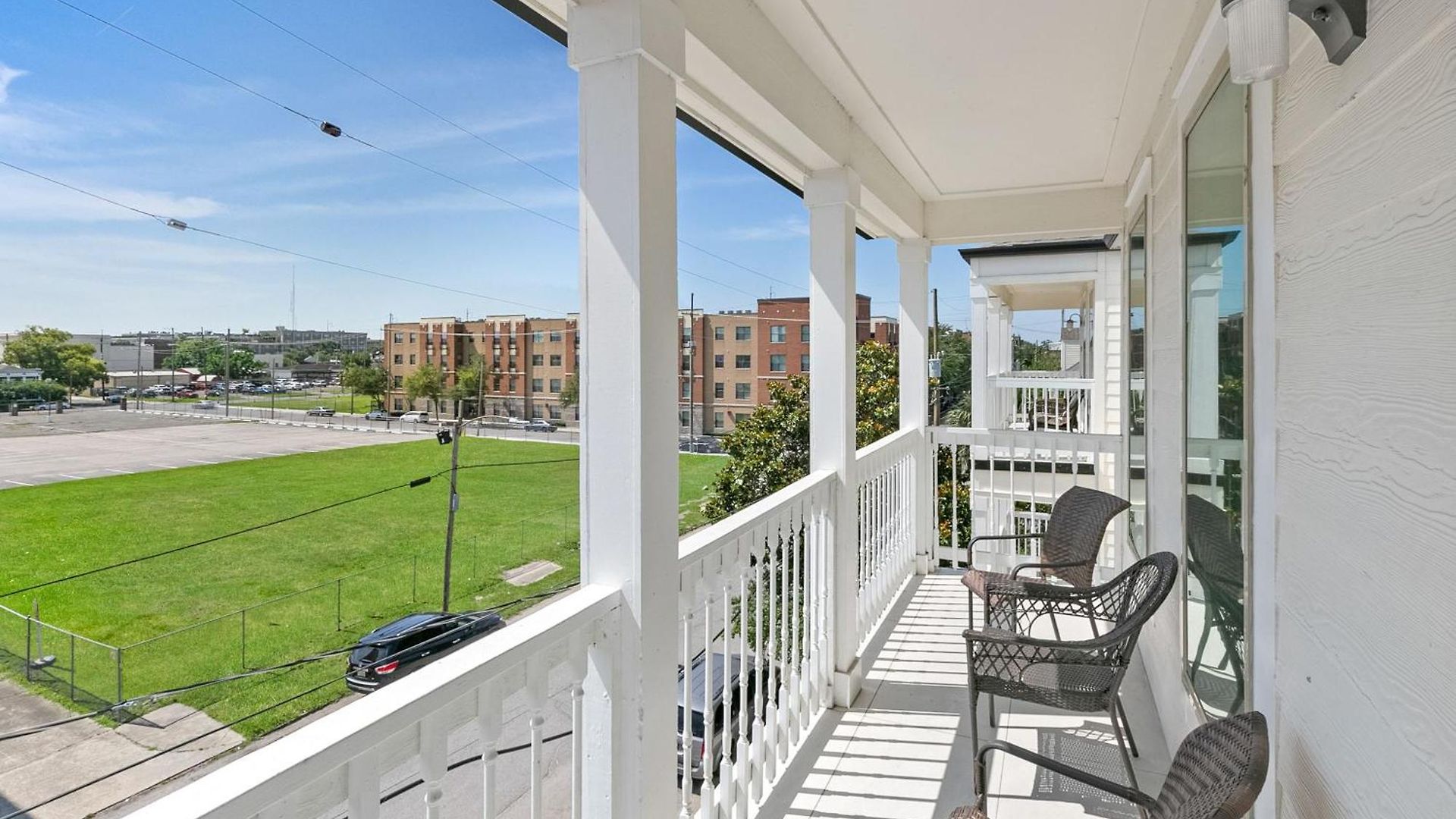 Stunning Close To French Quarter Apartment