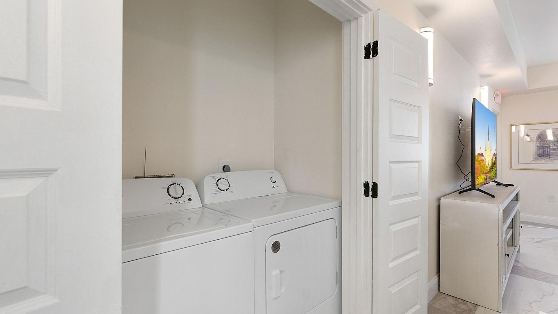 Stunning Close To French Quarter Apartment