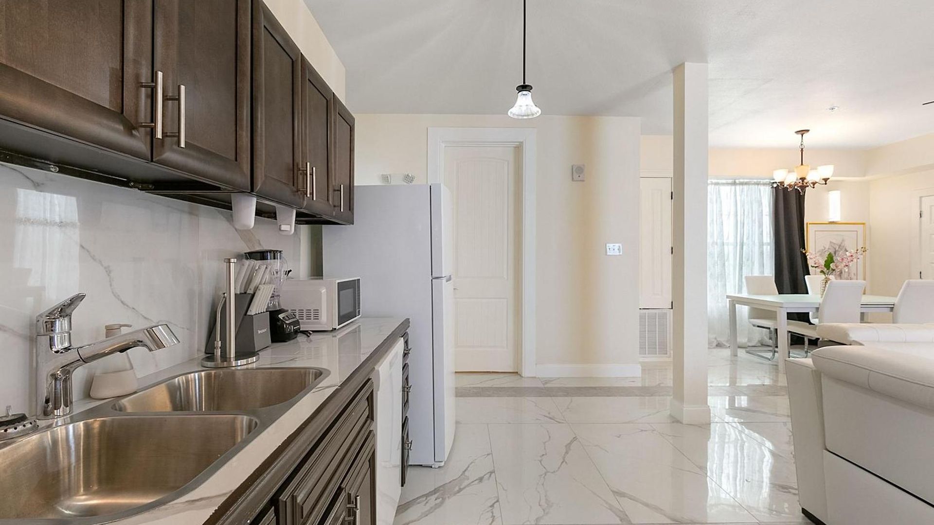 Stunning Close To French Quarter Apartment *