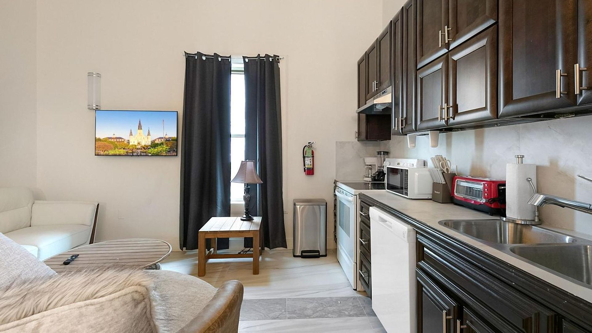 Stunning Close To French Quarter *