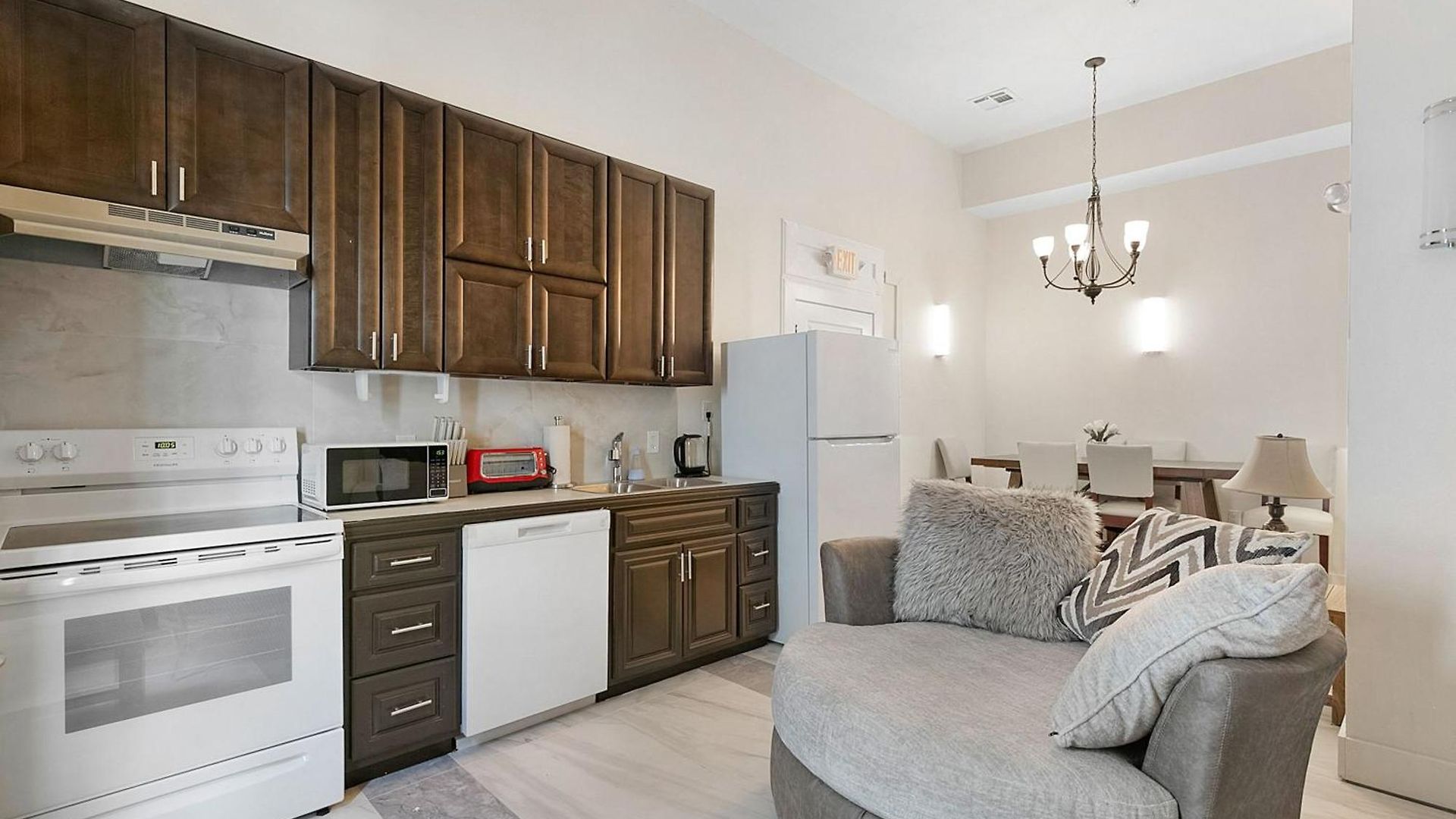 Stunning Close To French Quarter