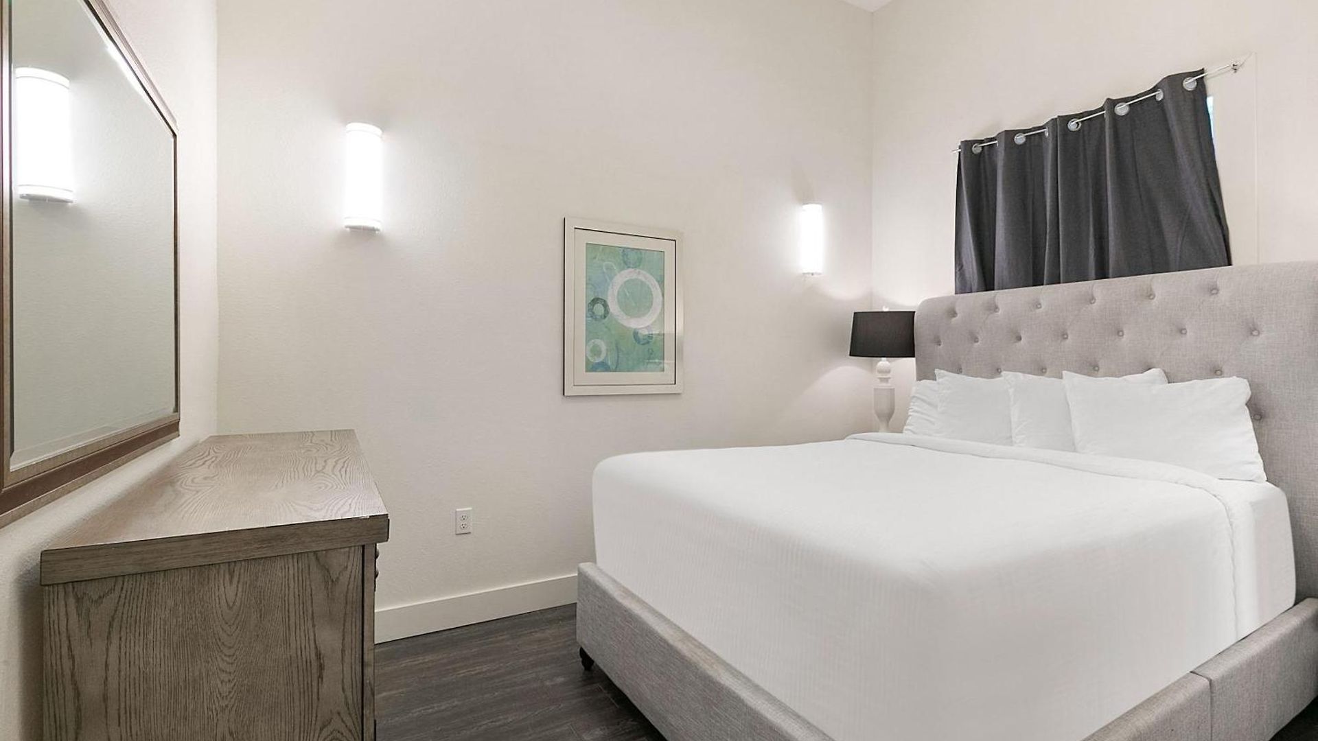 Stunning Close To French Quarter Apartment *